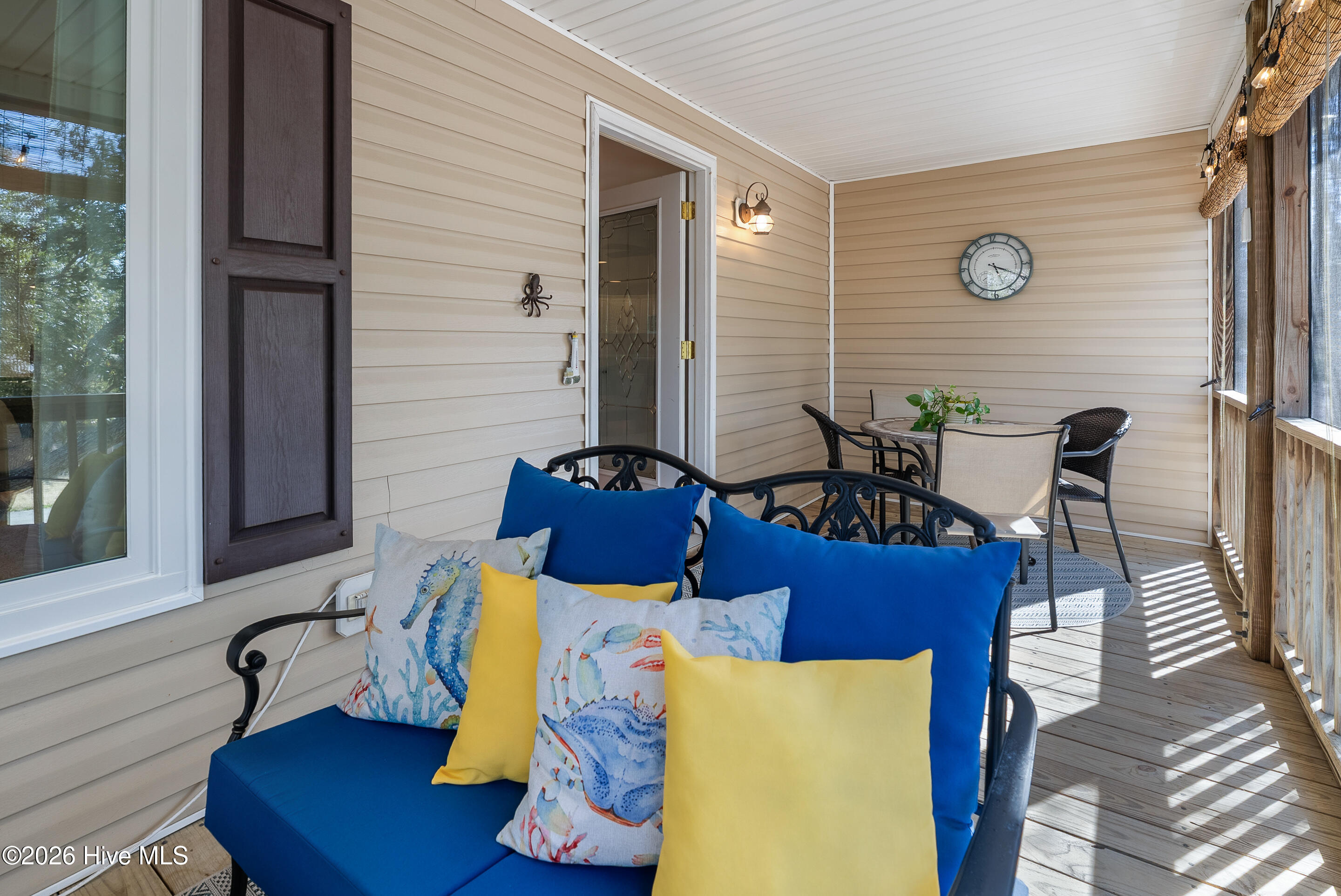 100559044 | Photo 24