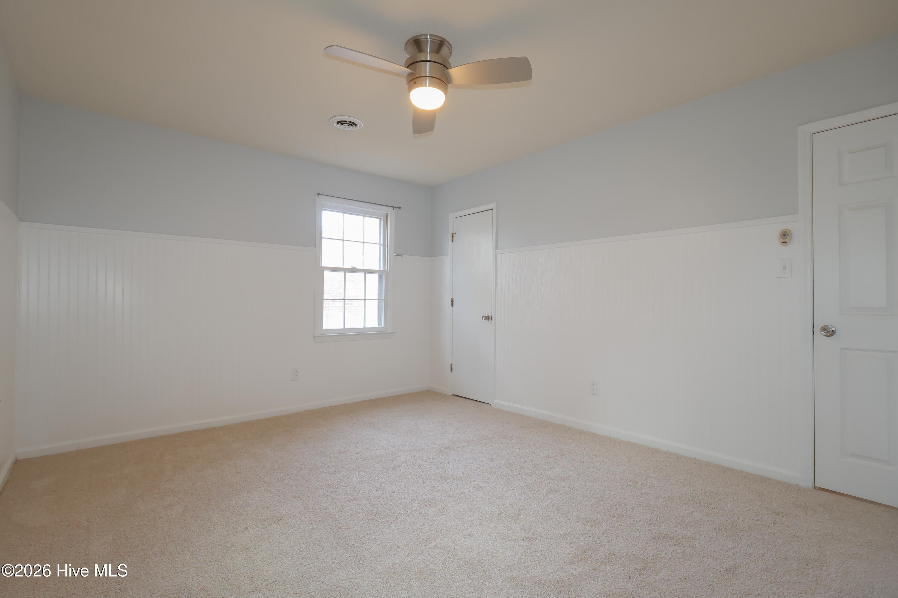 100550161 | Photo 16