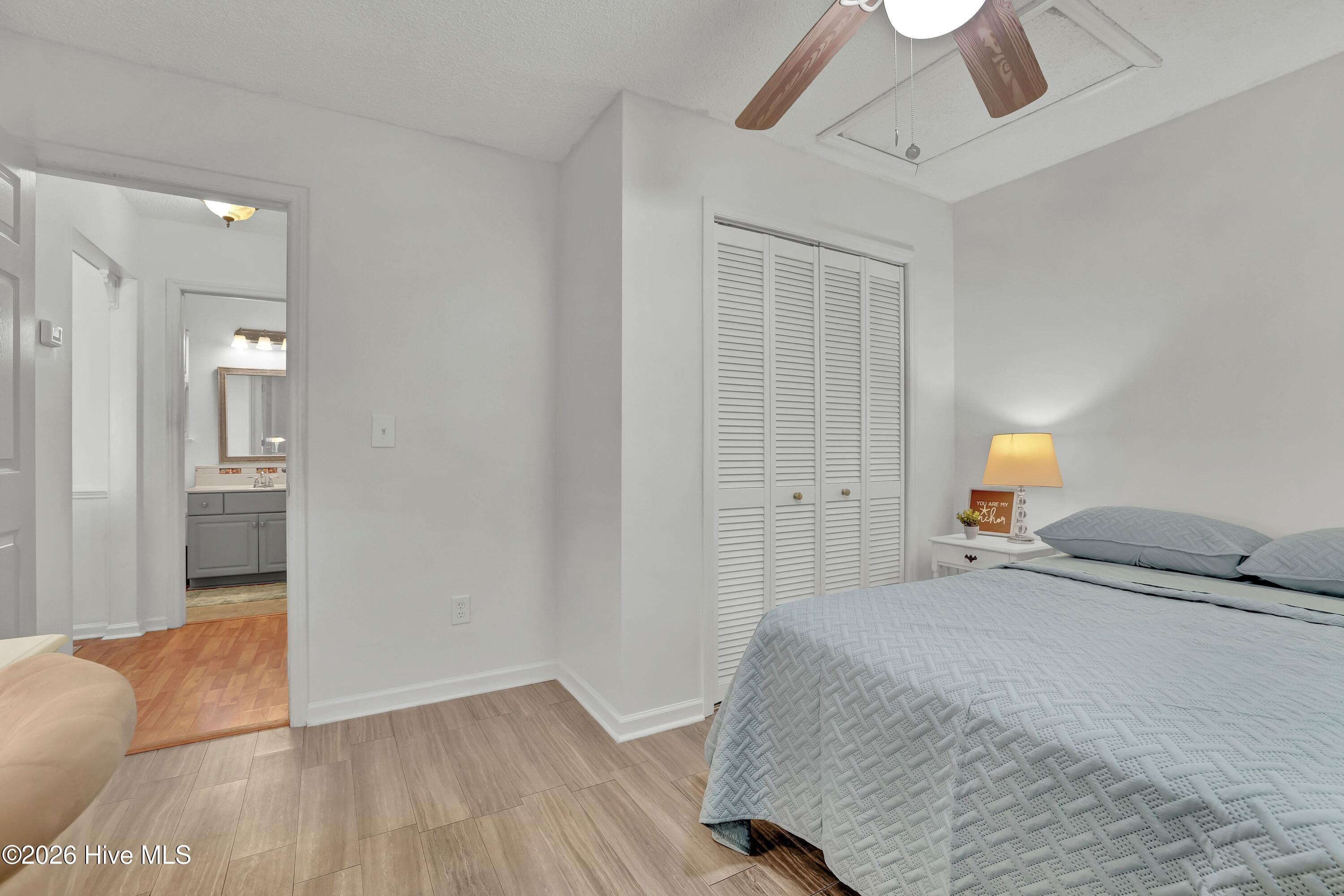 100562291 | Photo 16