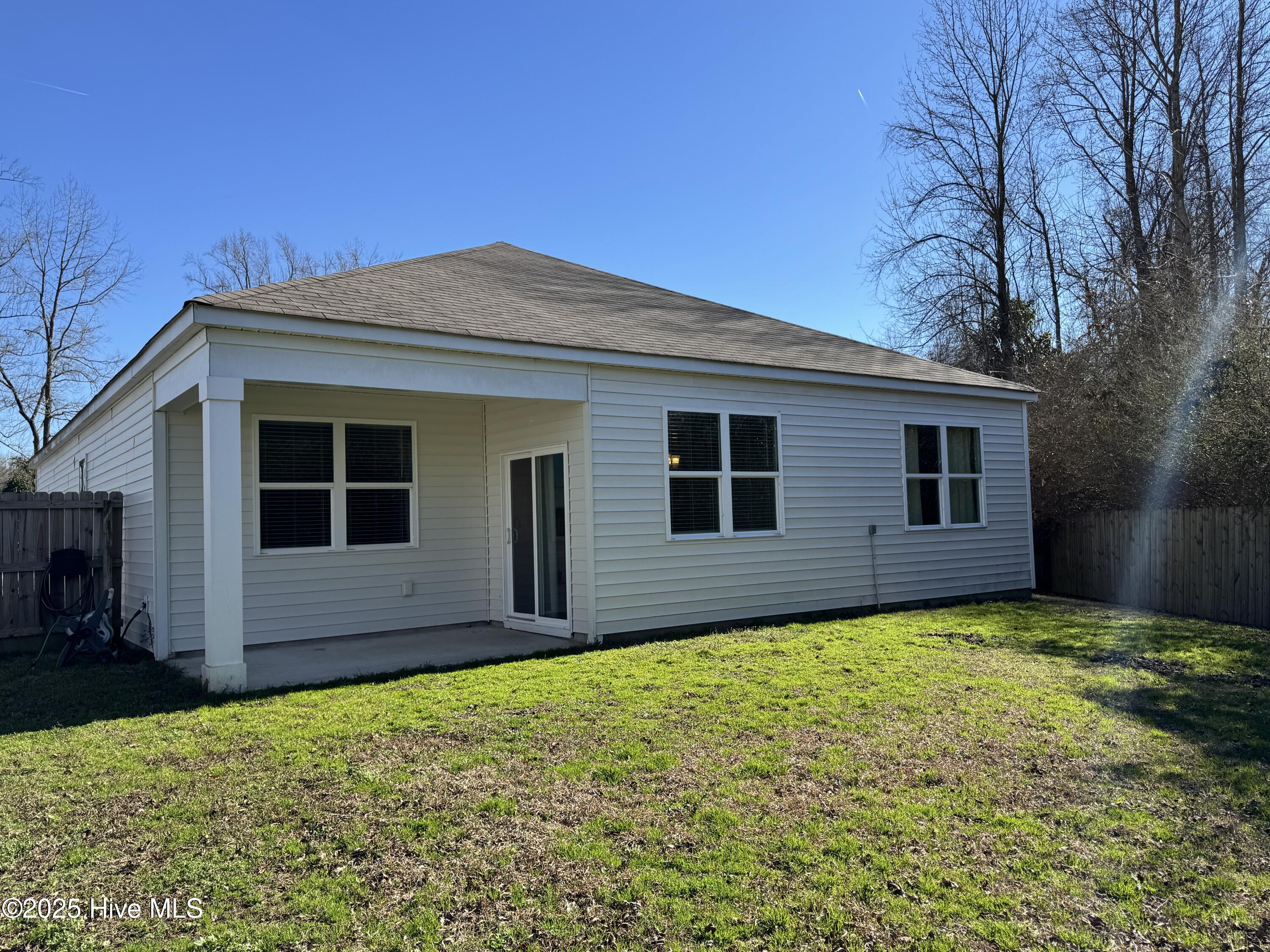 100541325 | Photo 12