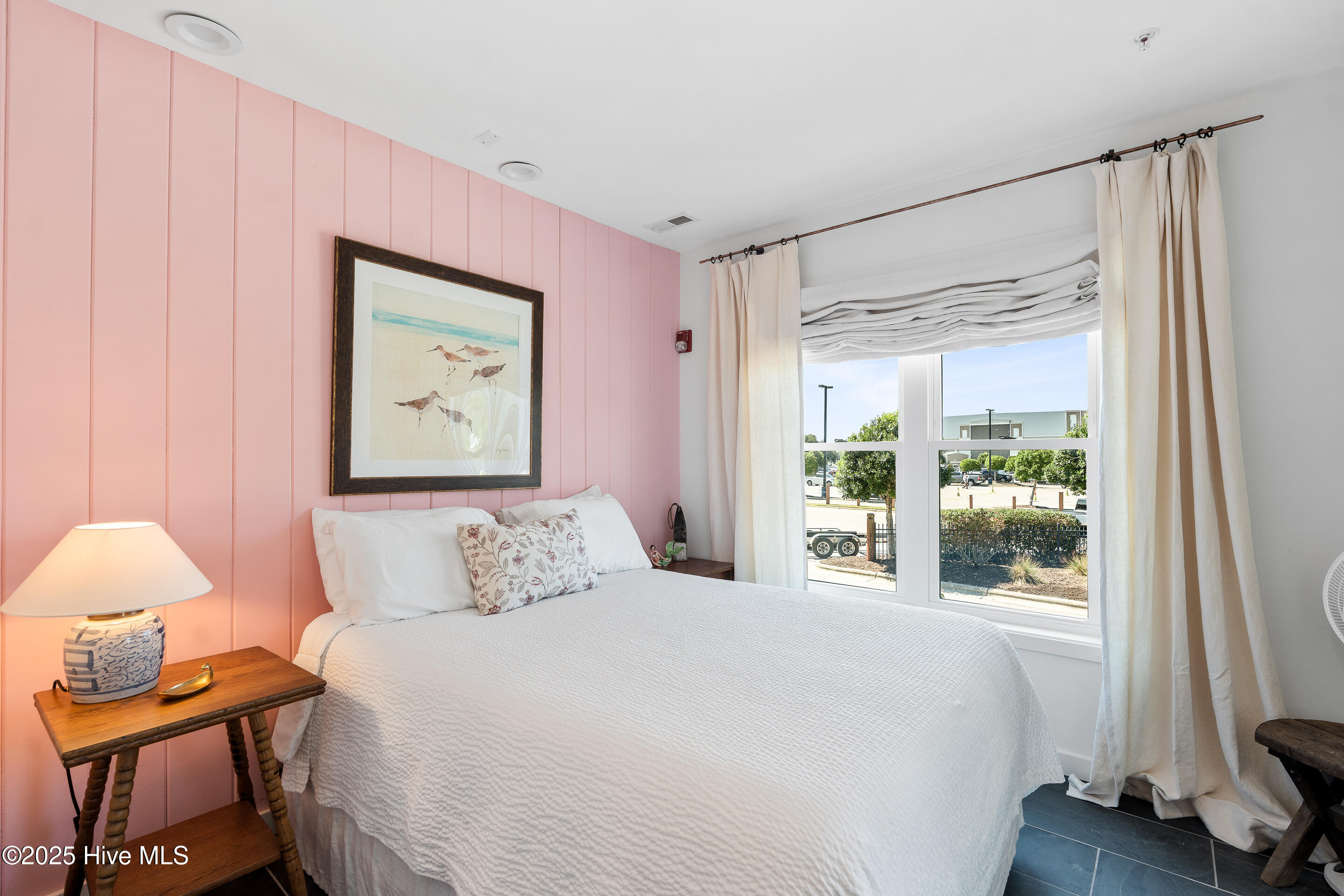 100531828 | Photo 35