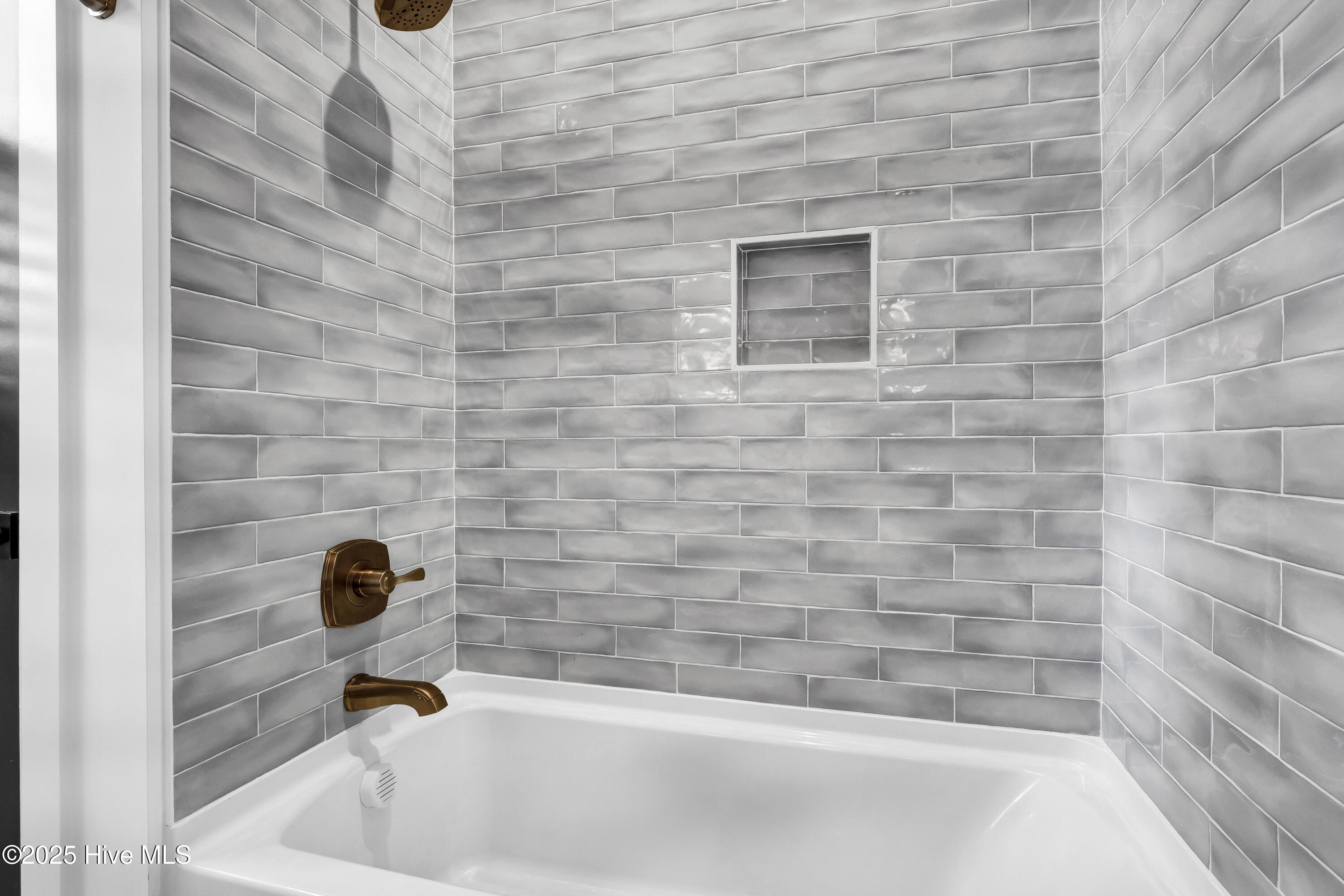 100534393 | Photo 37