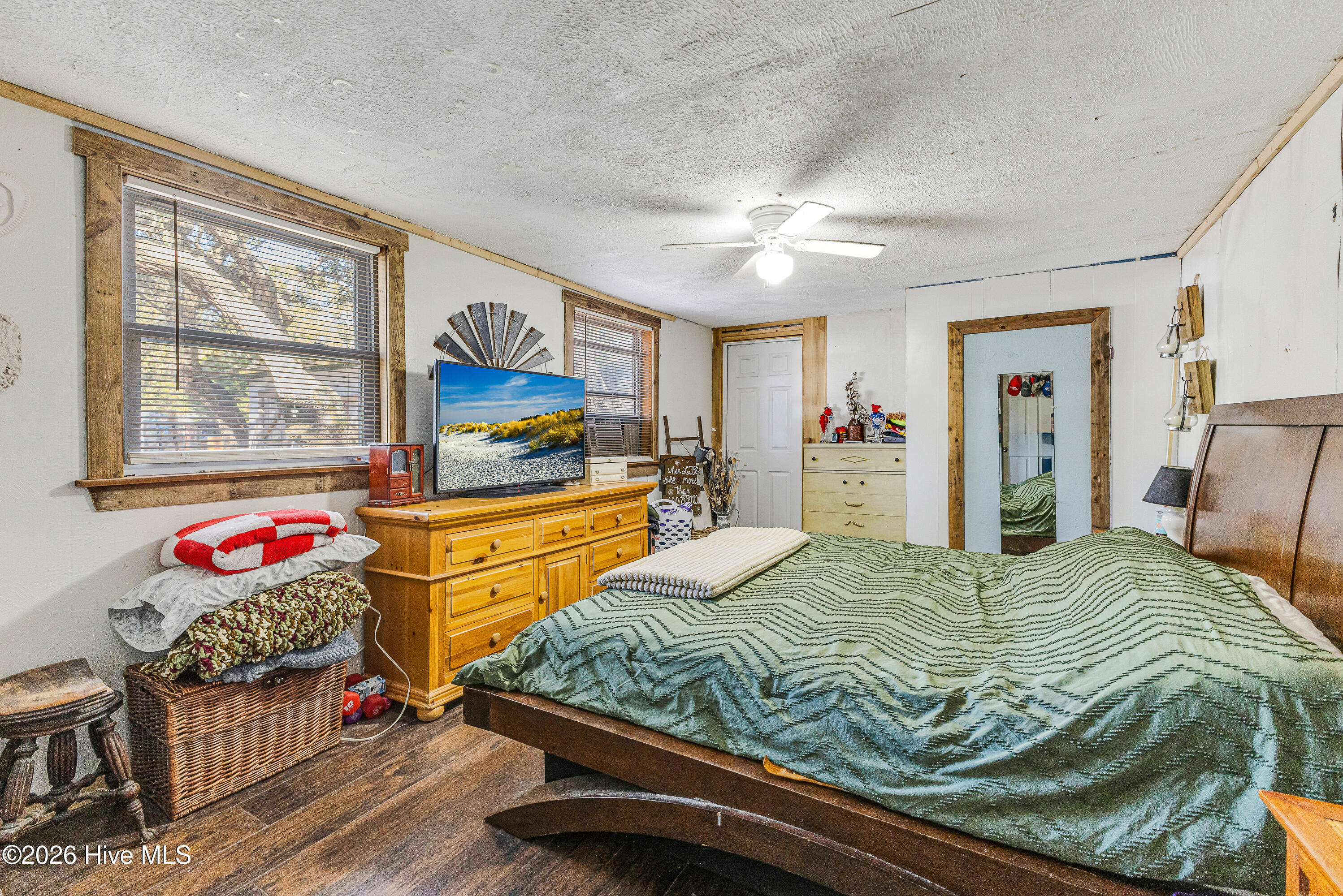 100557479 | Photo 28