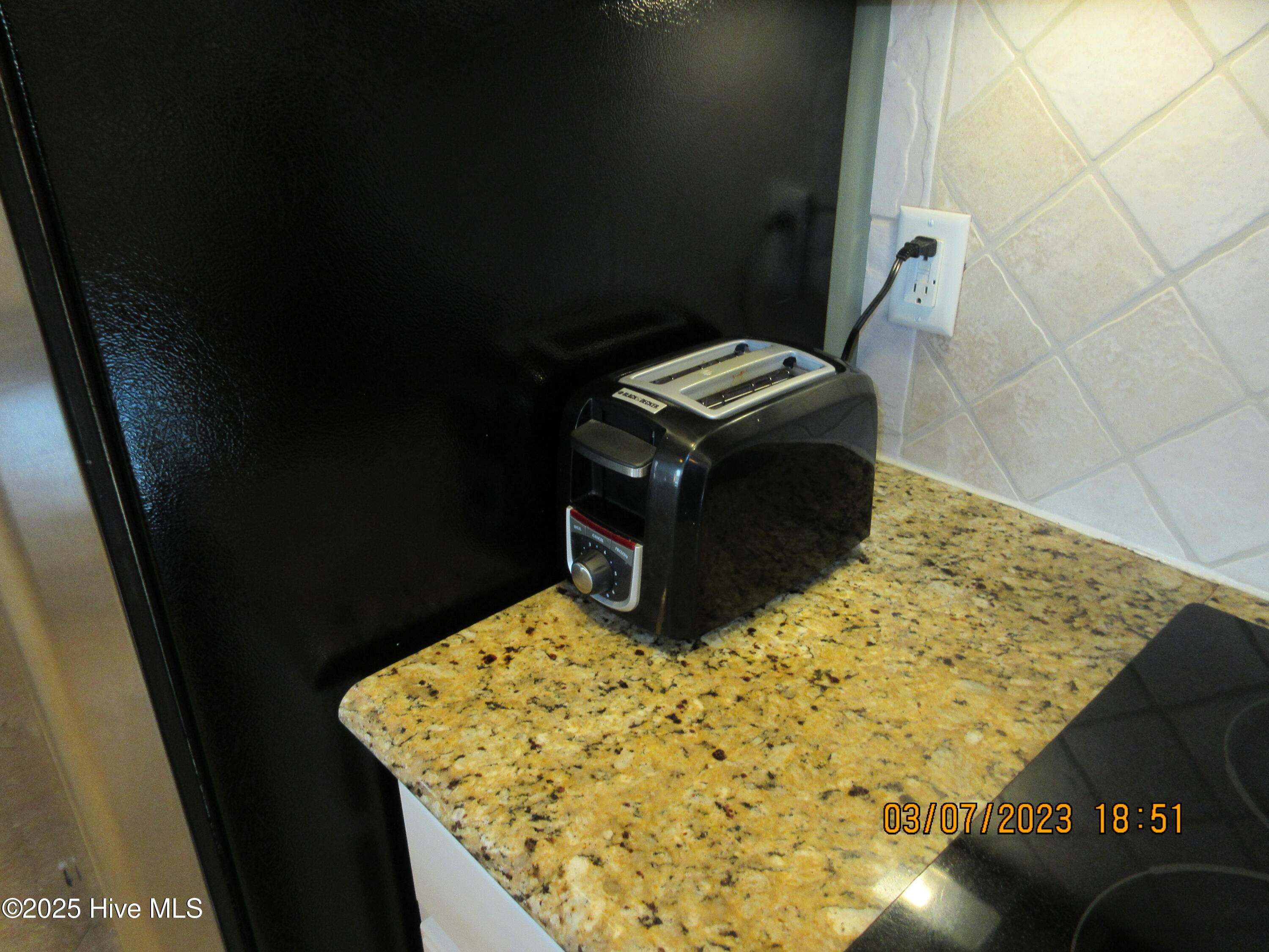 100525203 | Photo 32