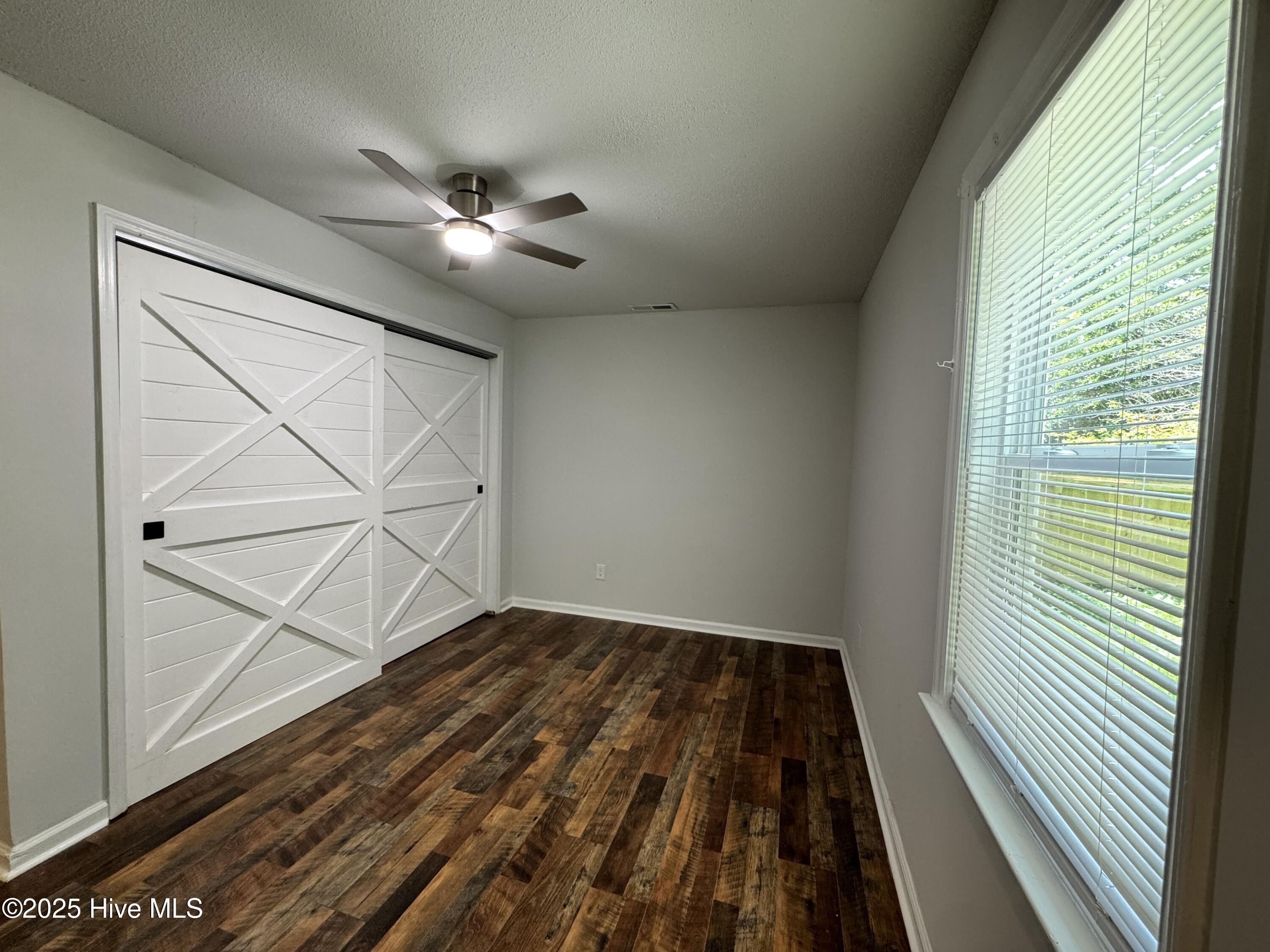 100566974 | Photo 11