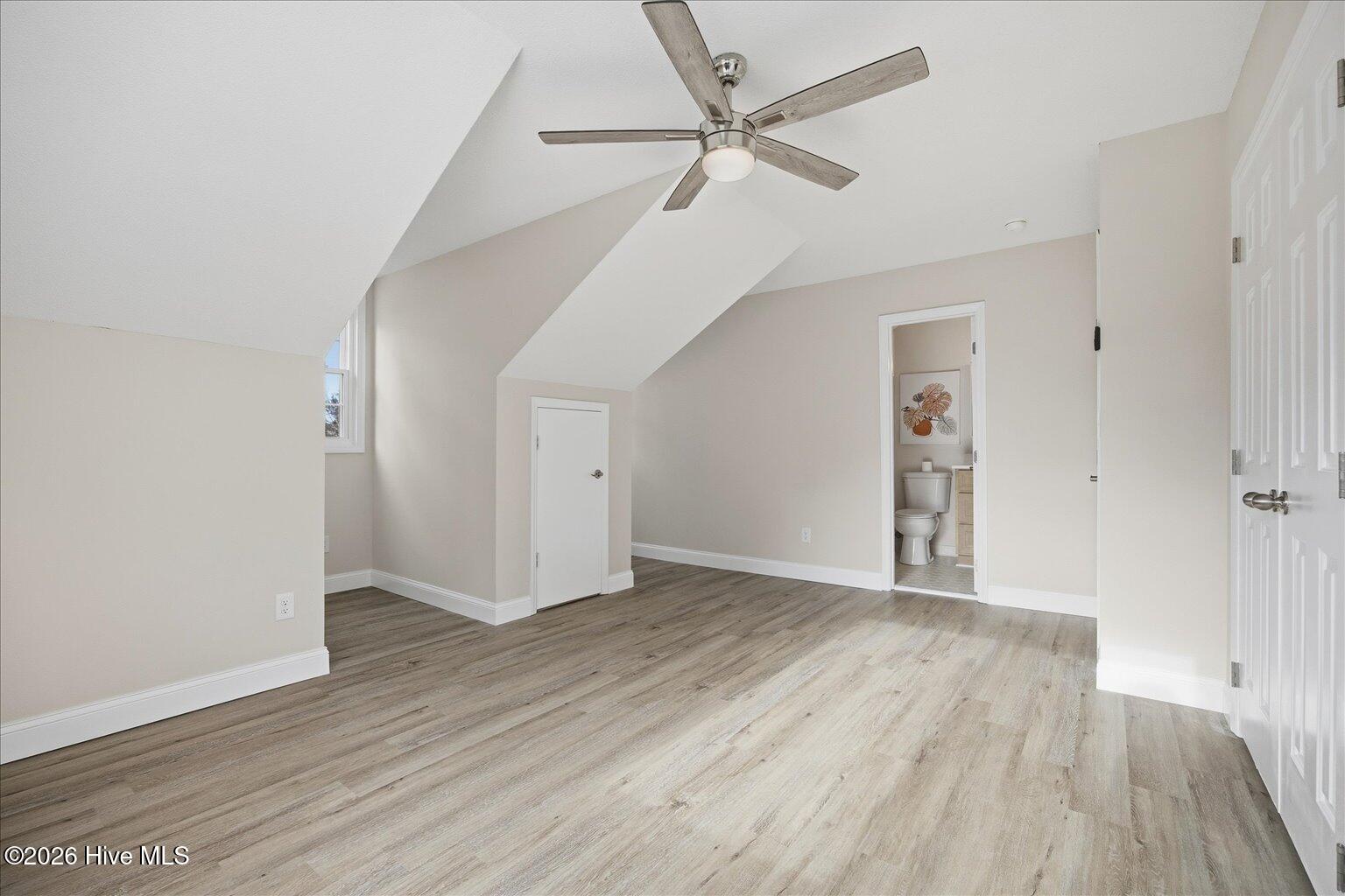 100555379 | Photo 35