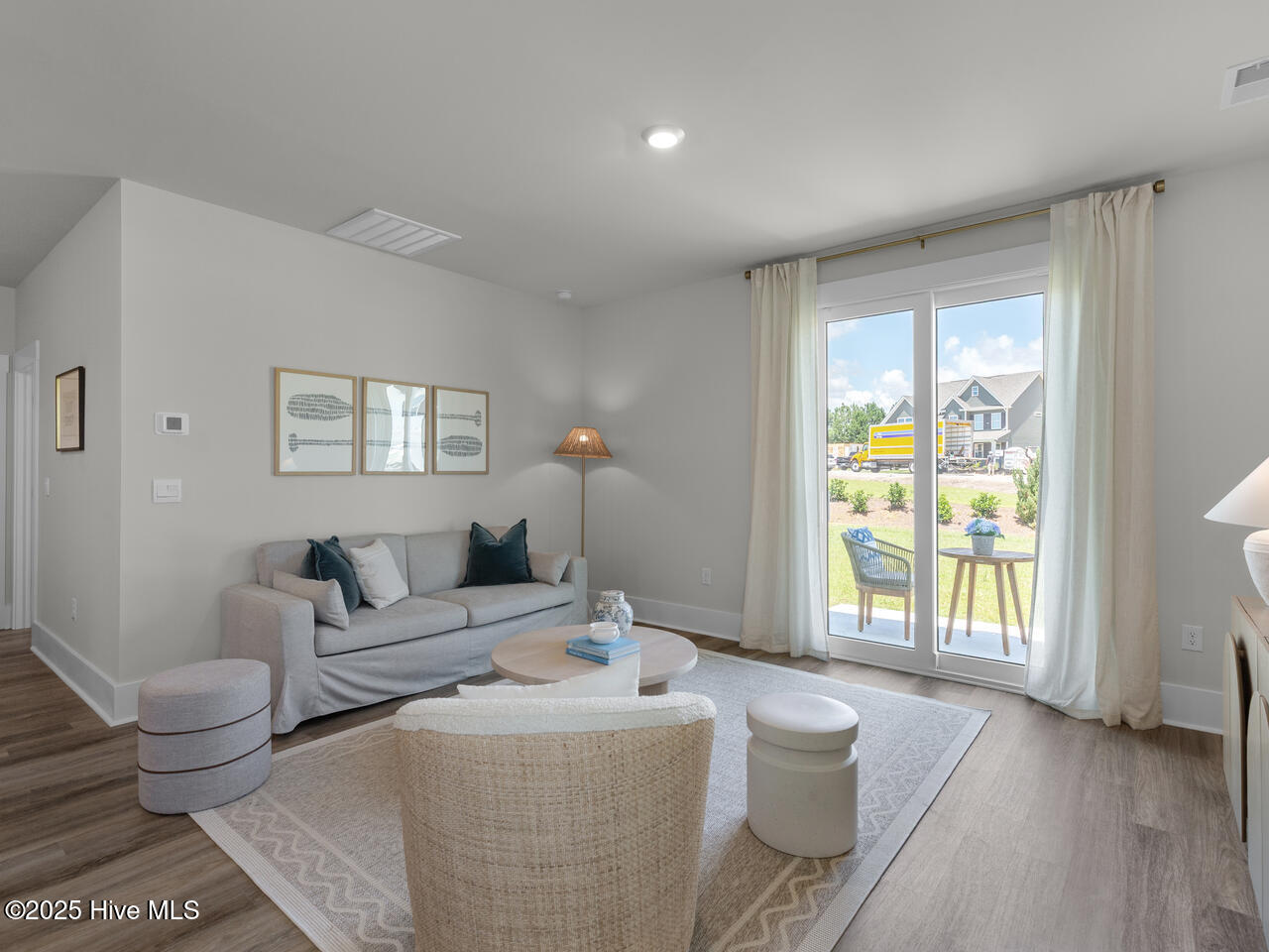 100556903 | Photo 18