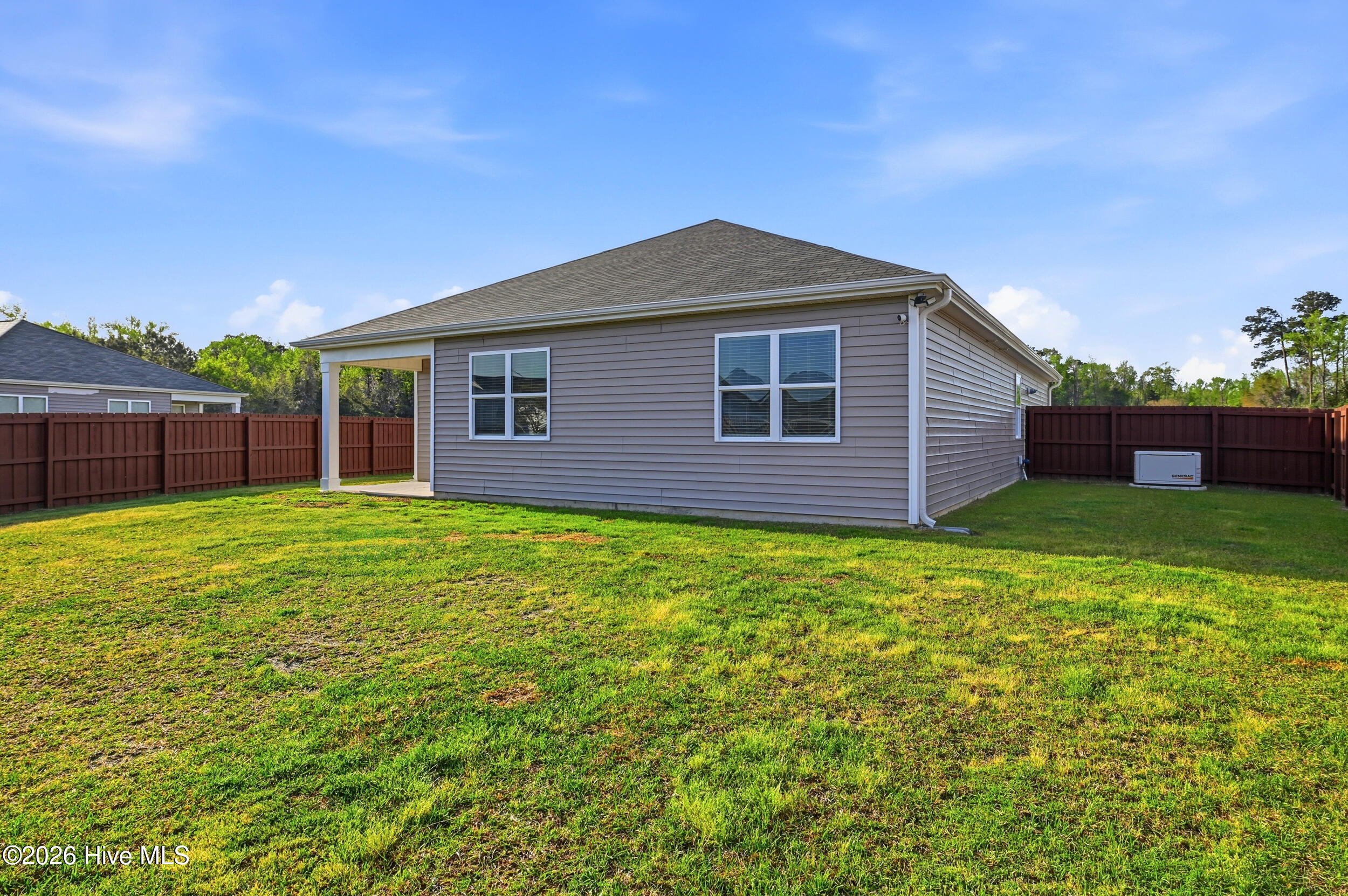 100563269 | Photo 33