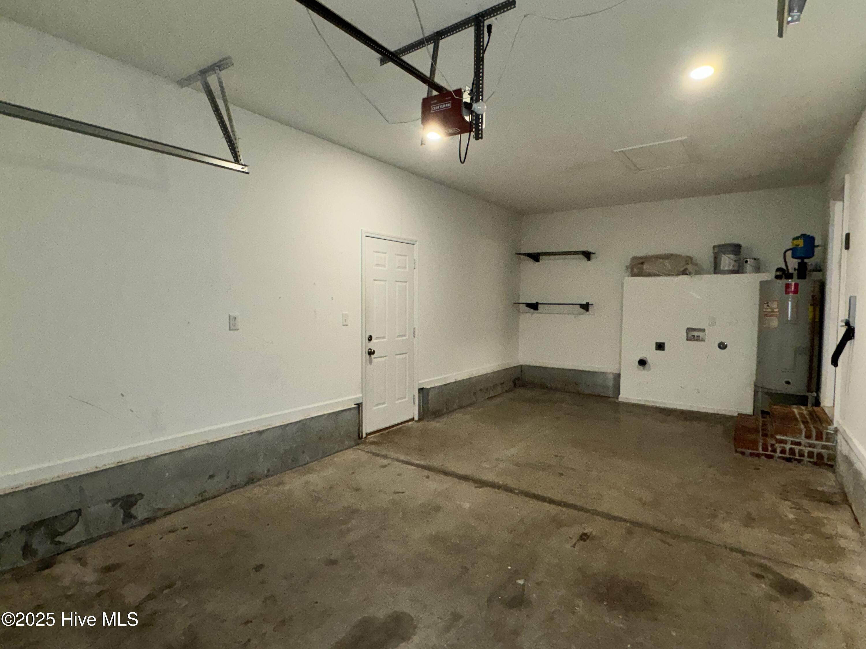 100566891 | Photo 14