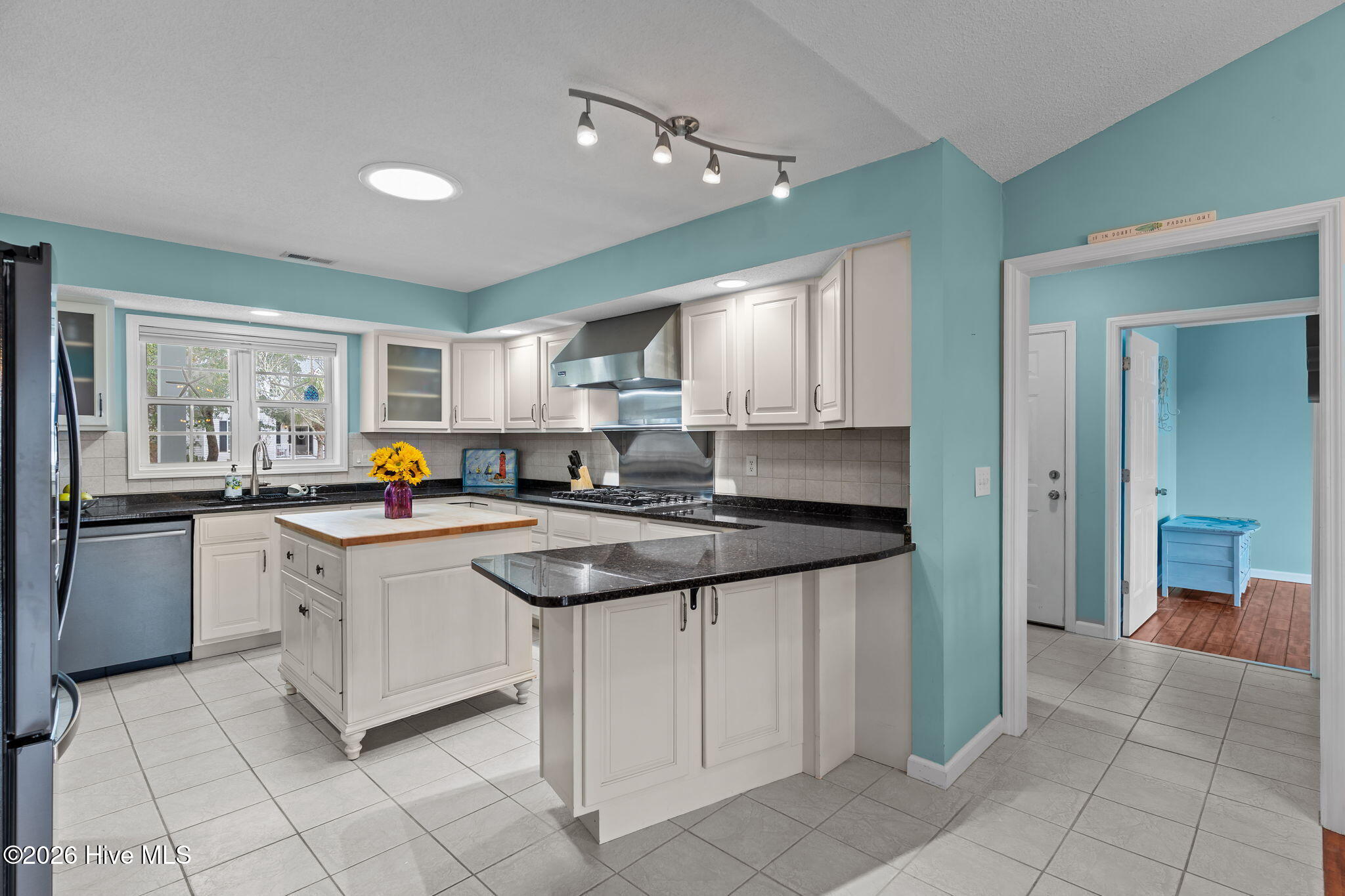 100555796 | Photo 21