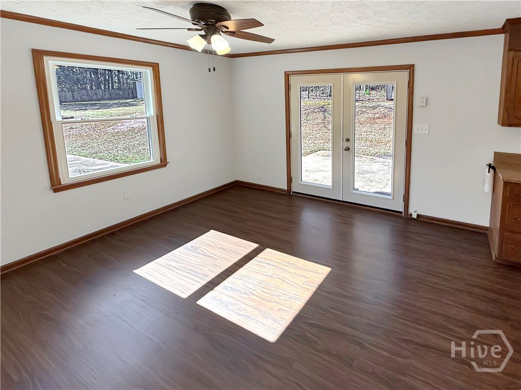 Breakfast Area & door to back patio