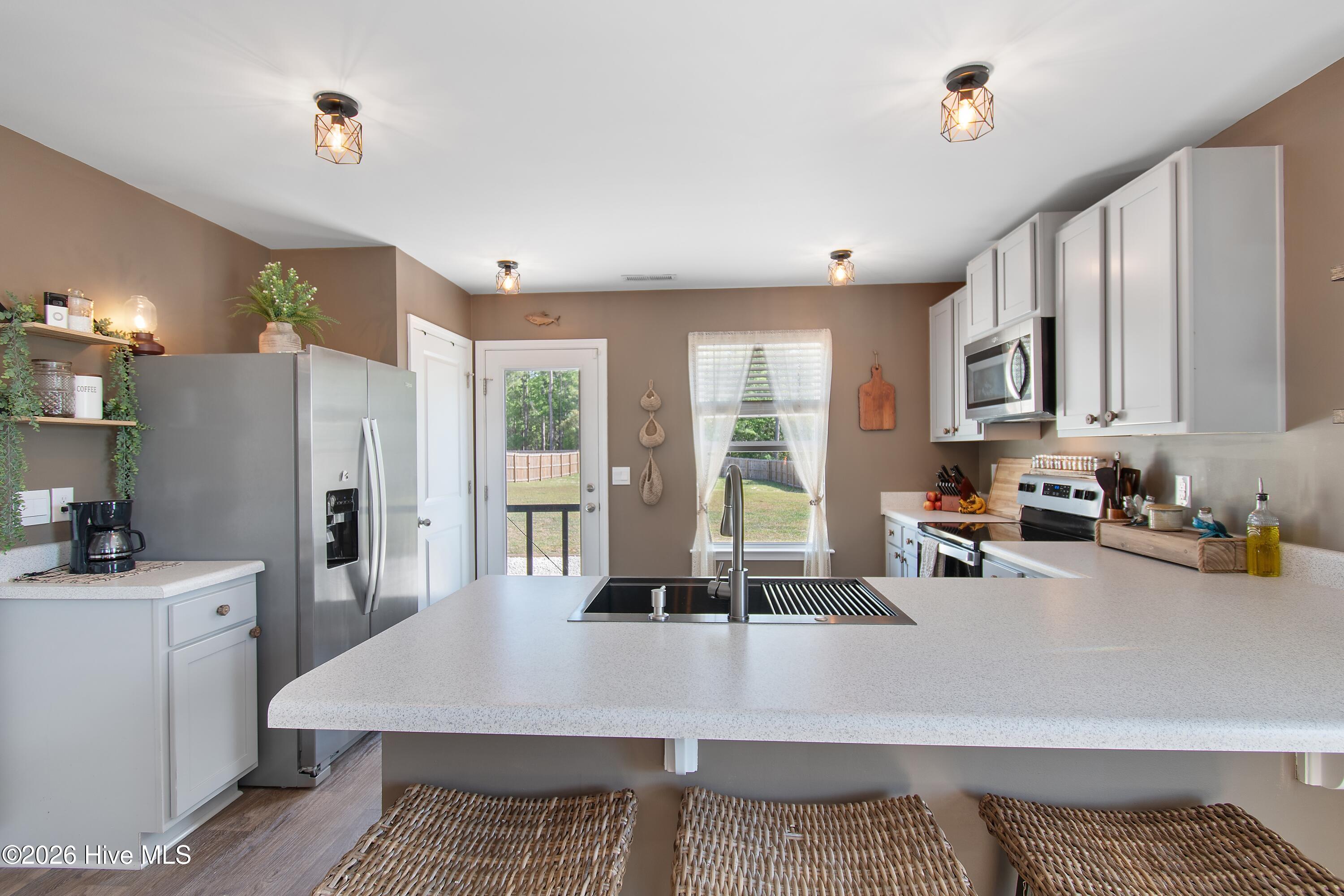 100568651 | Photo 11