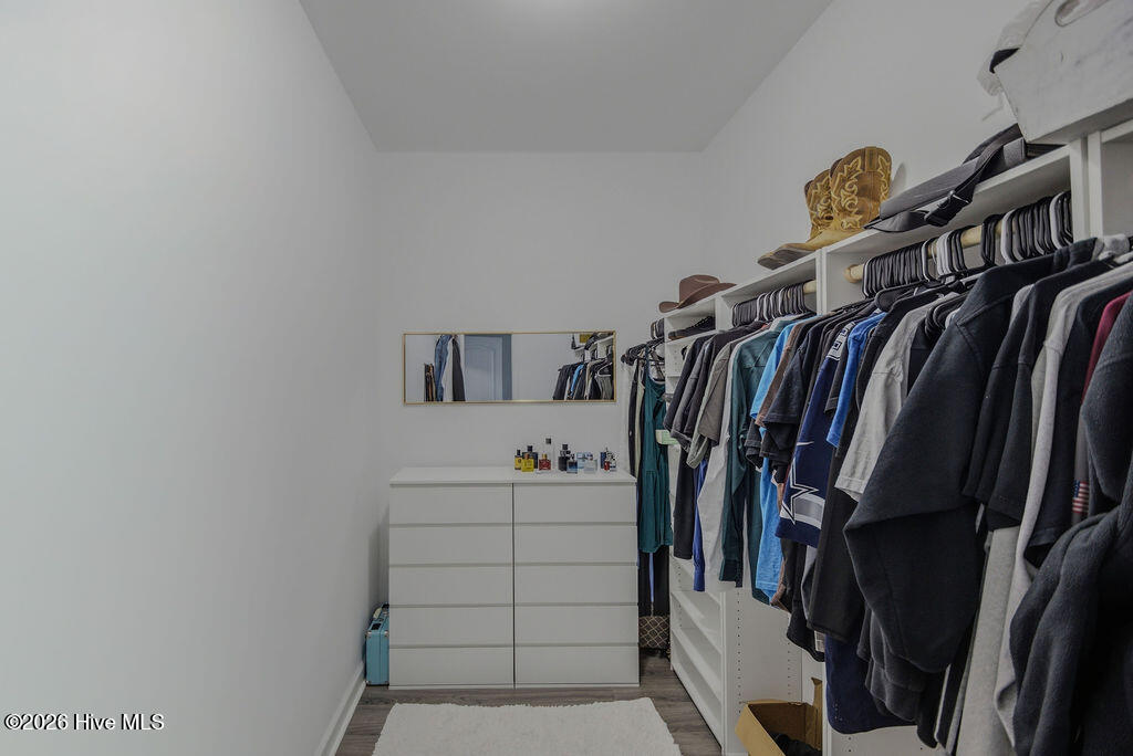 100565679 | Photo 20