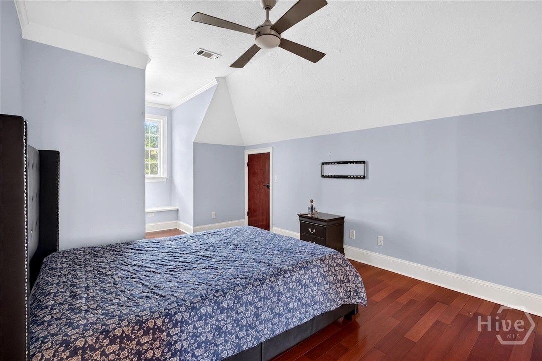 3rd floor bedroom off full bath