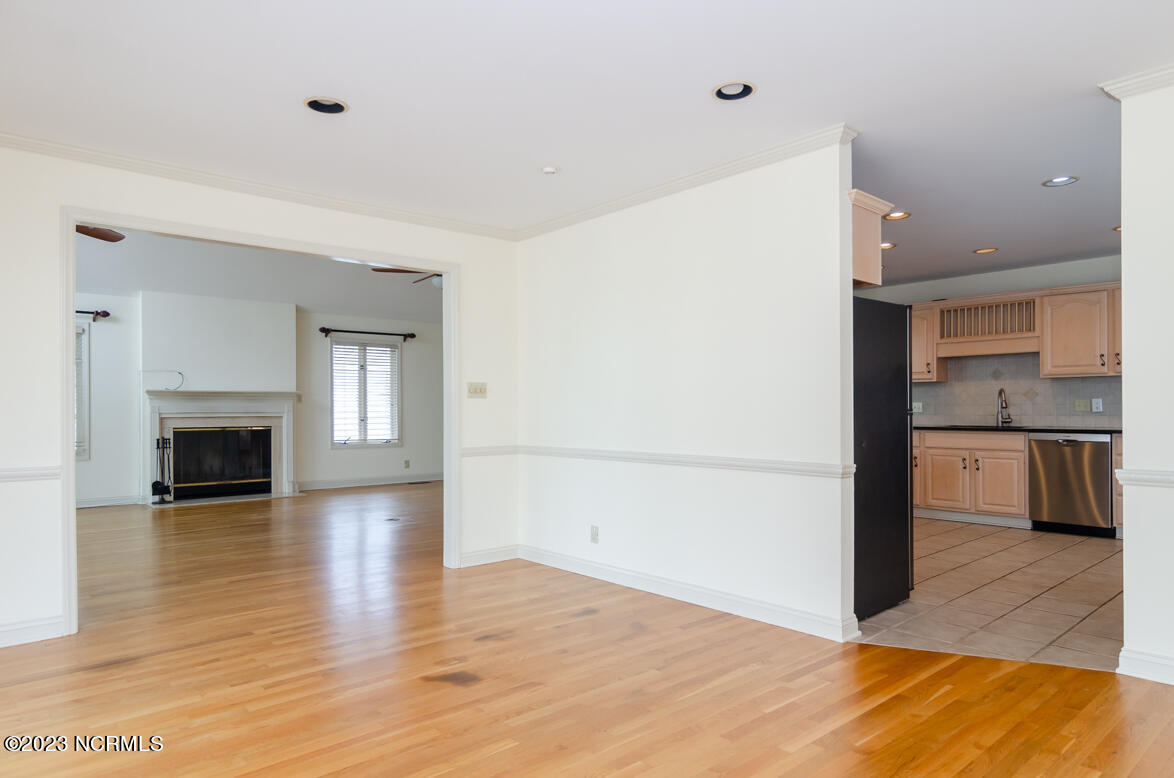 100568383 | Photo 10