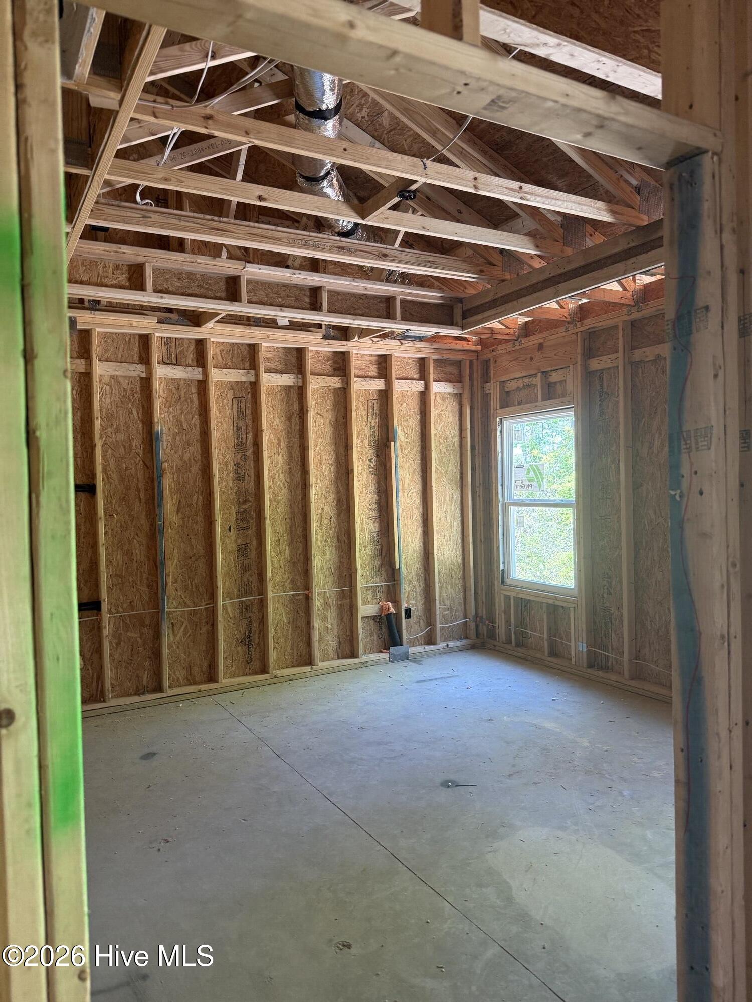 100552185 | Photo 18