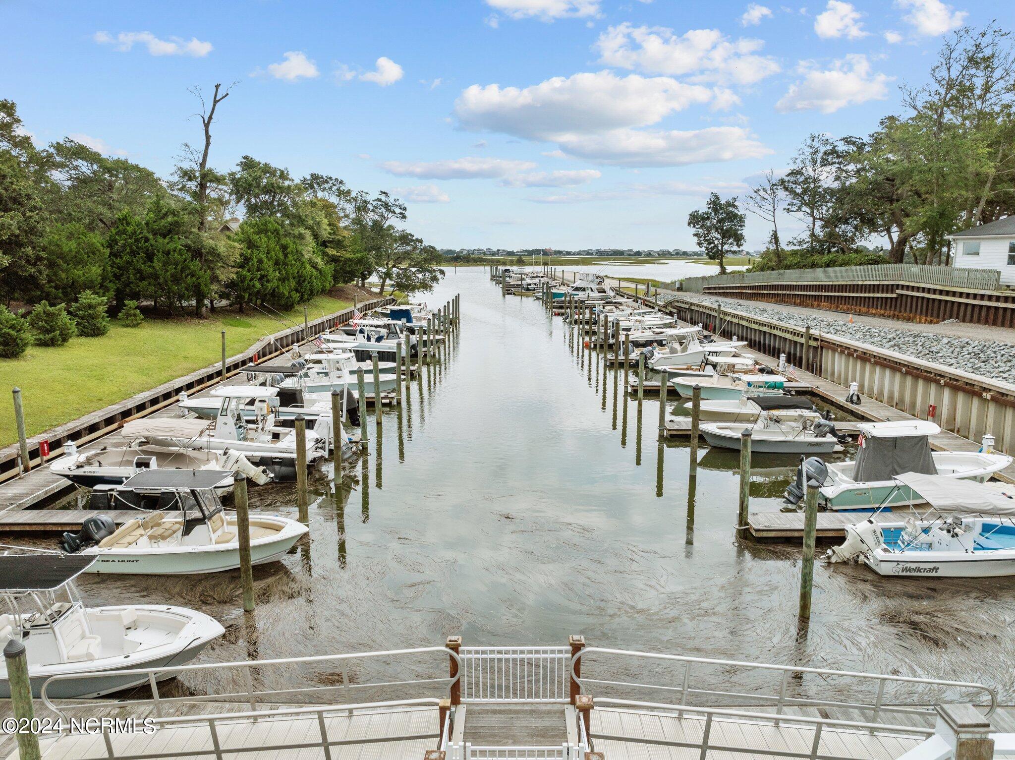 100556324 | Photo 48