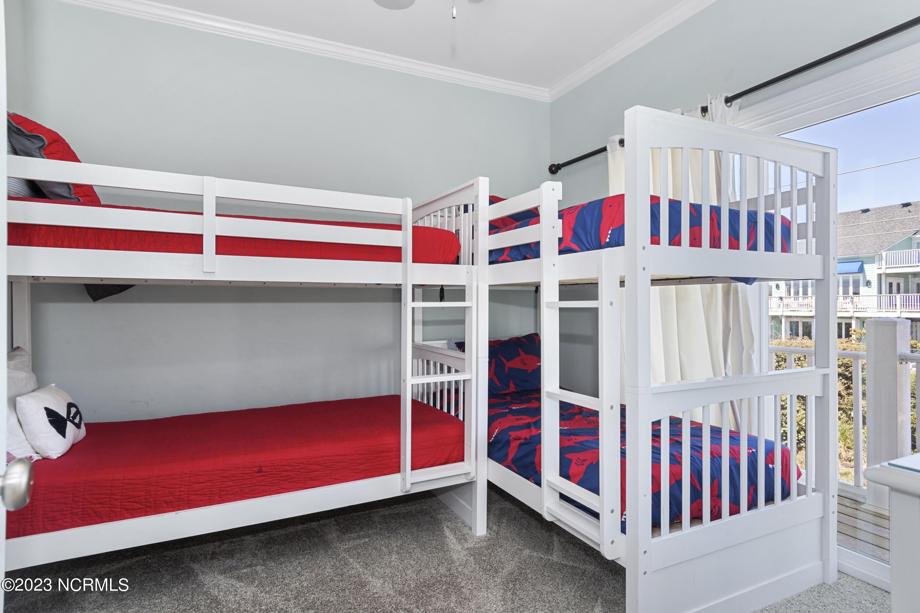 100565817 | Photo 29