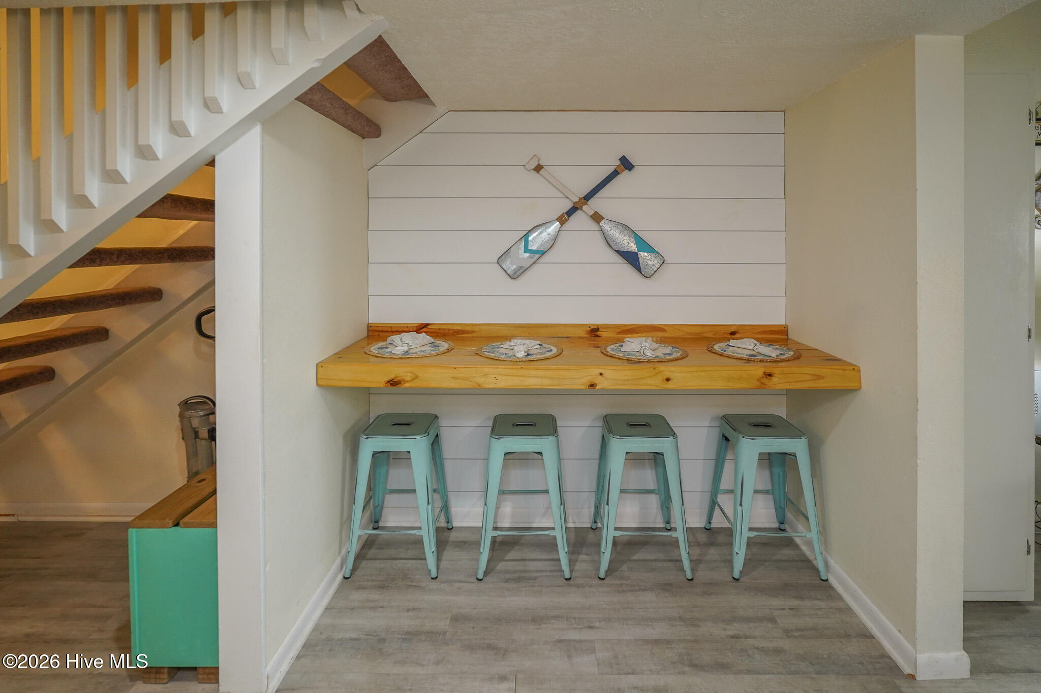 100550894 | Photo 11