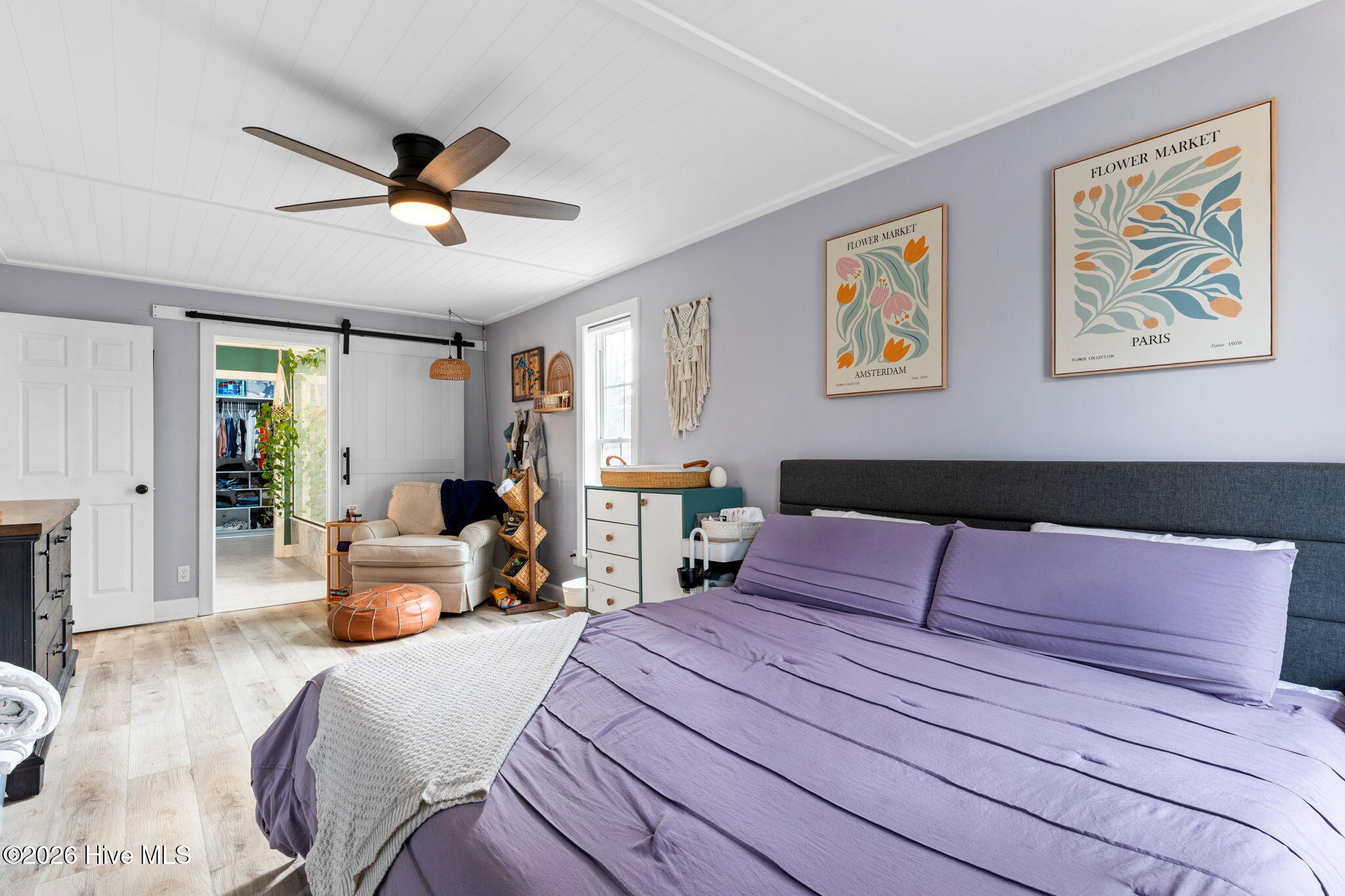 100560277 | Photo 14