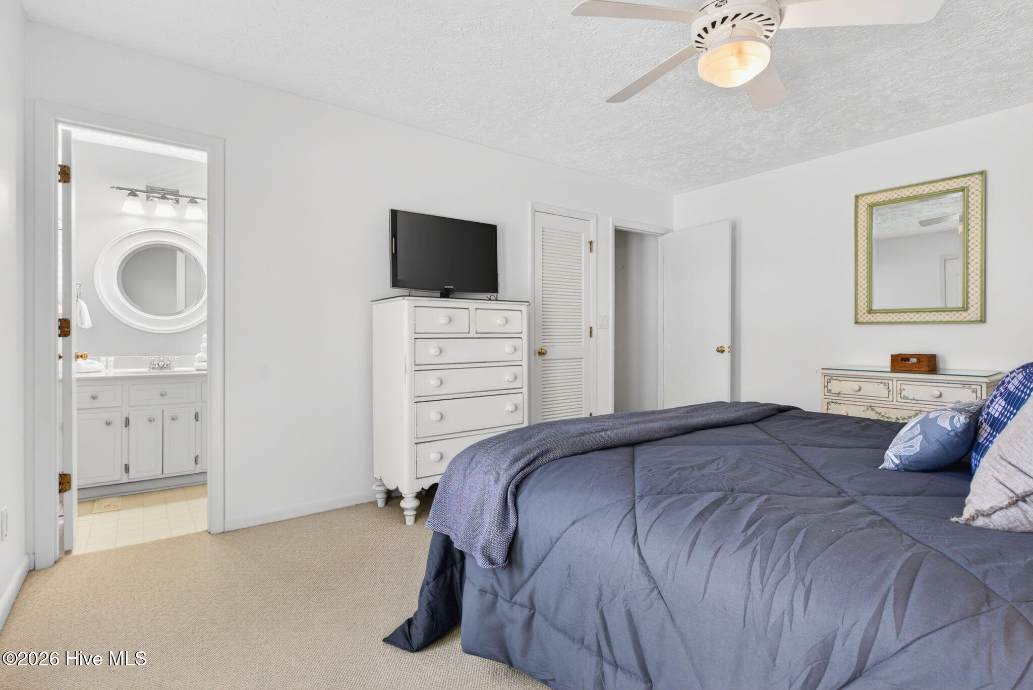 100566511 | Photo 33