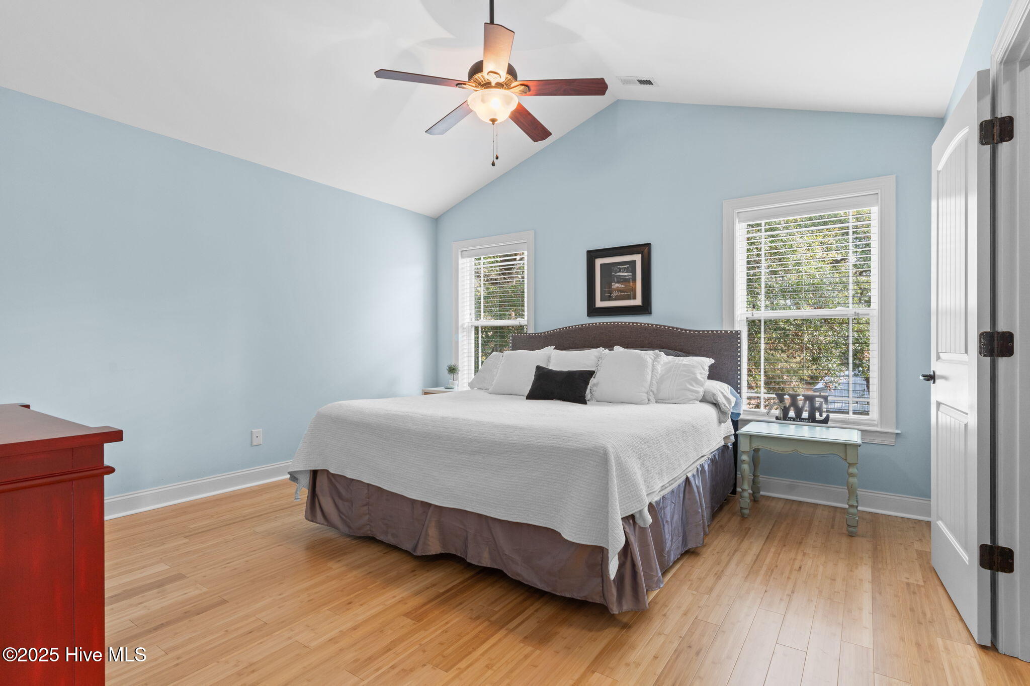 100546852 | Photo 24