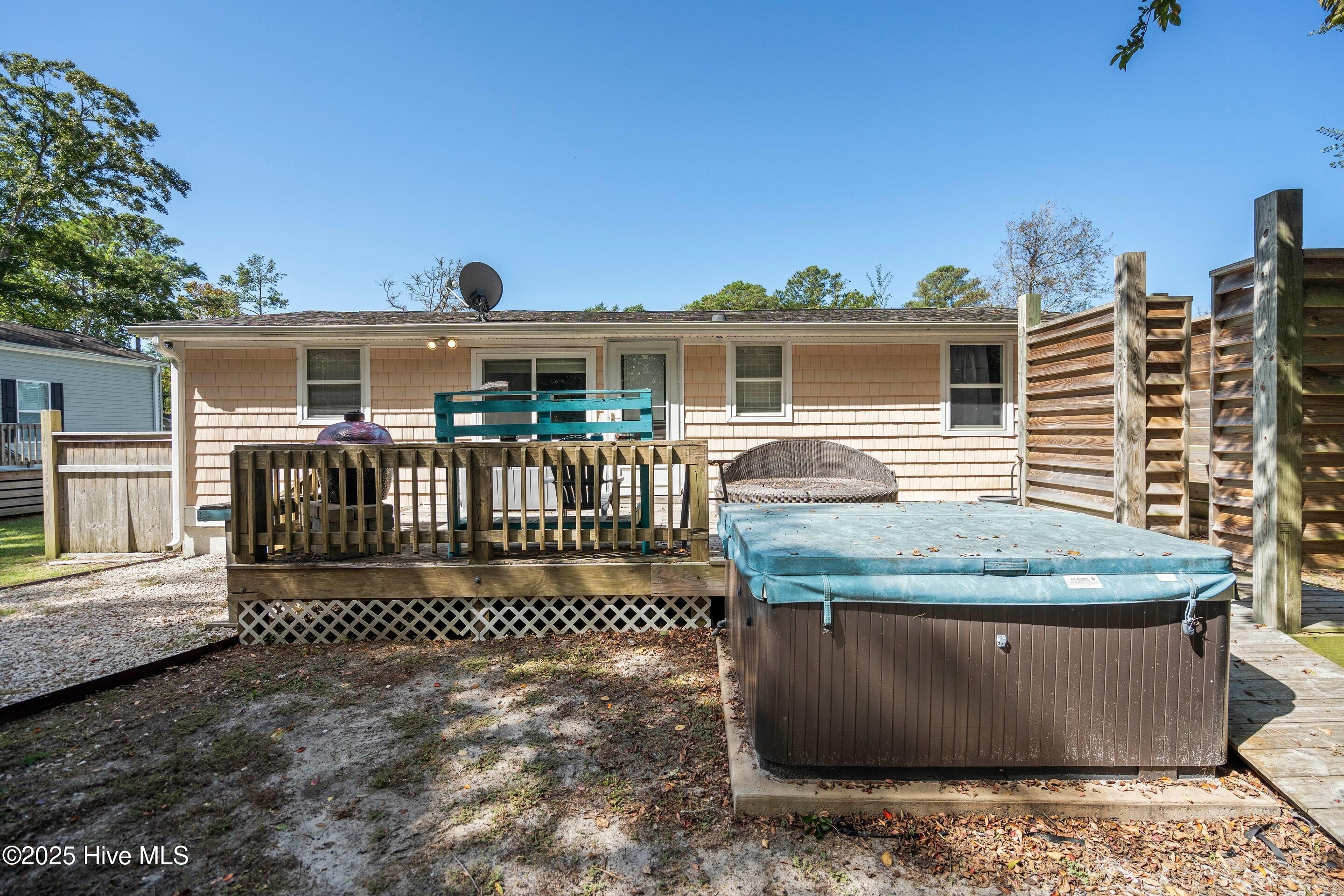 100535367 | Photo 28