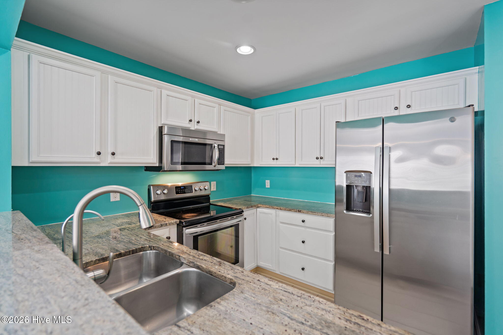 100558805 | Photo 14