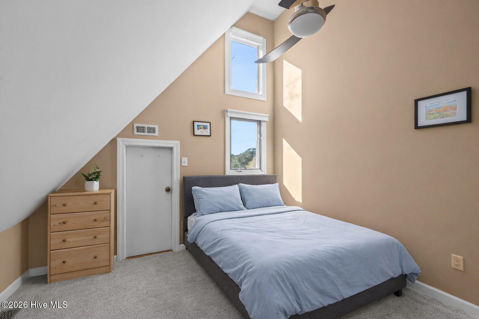 100551072 | Photo 46