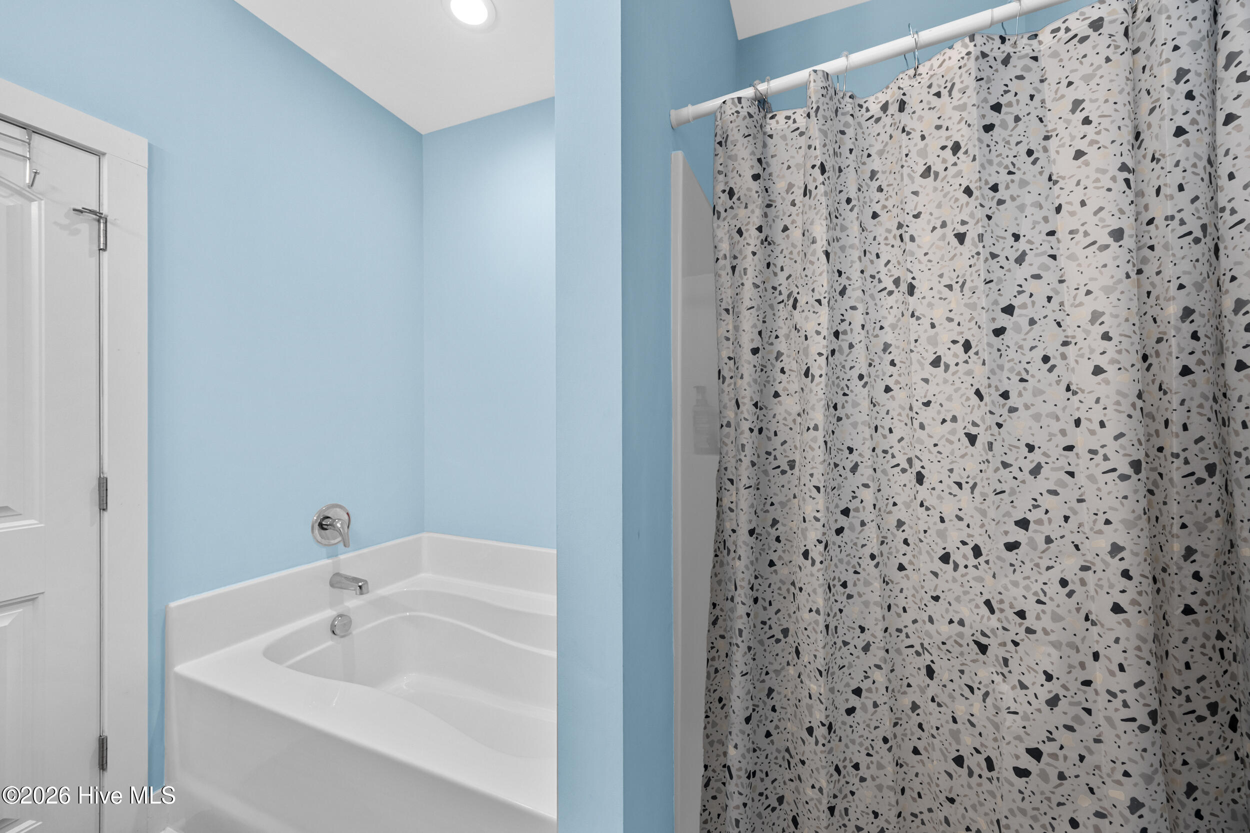 100564785 | Photo 24