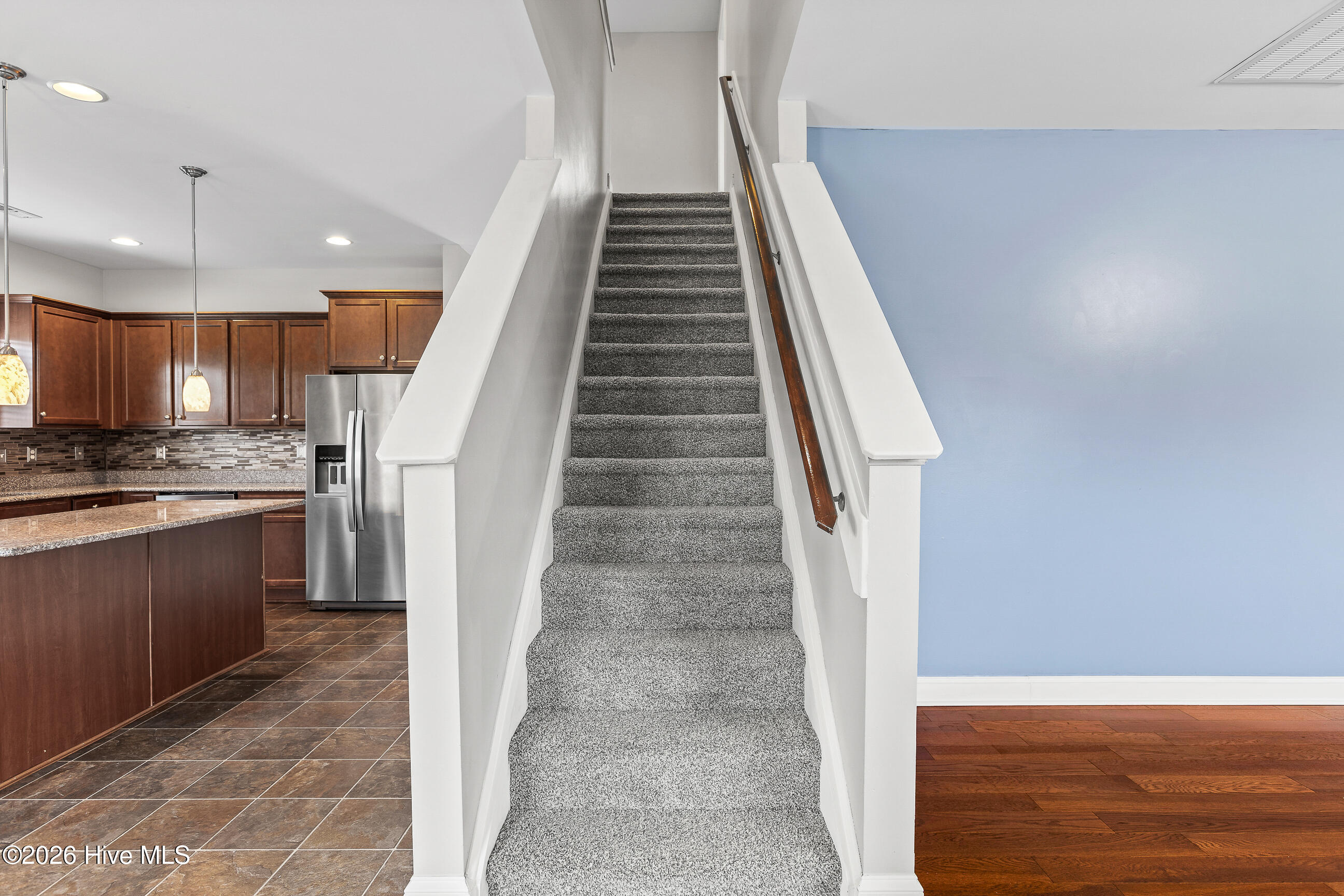 100557229 | Photo 16