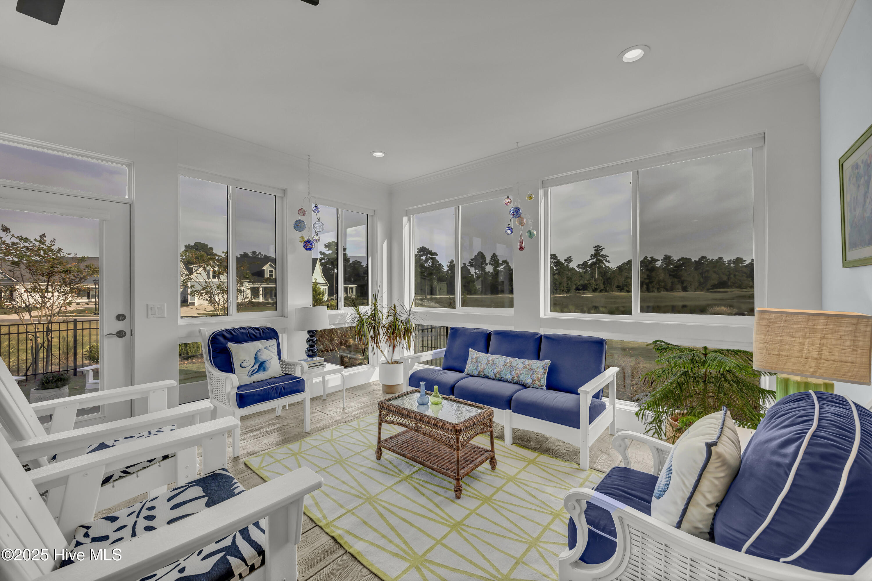 100557399 | Photo 28