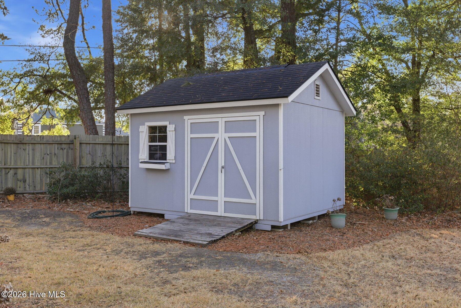 100548098 | Photo 33