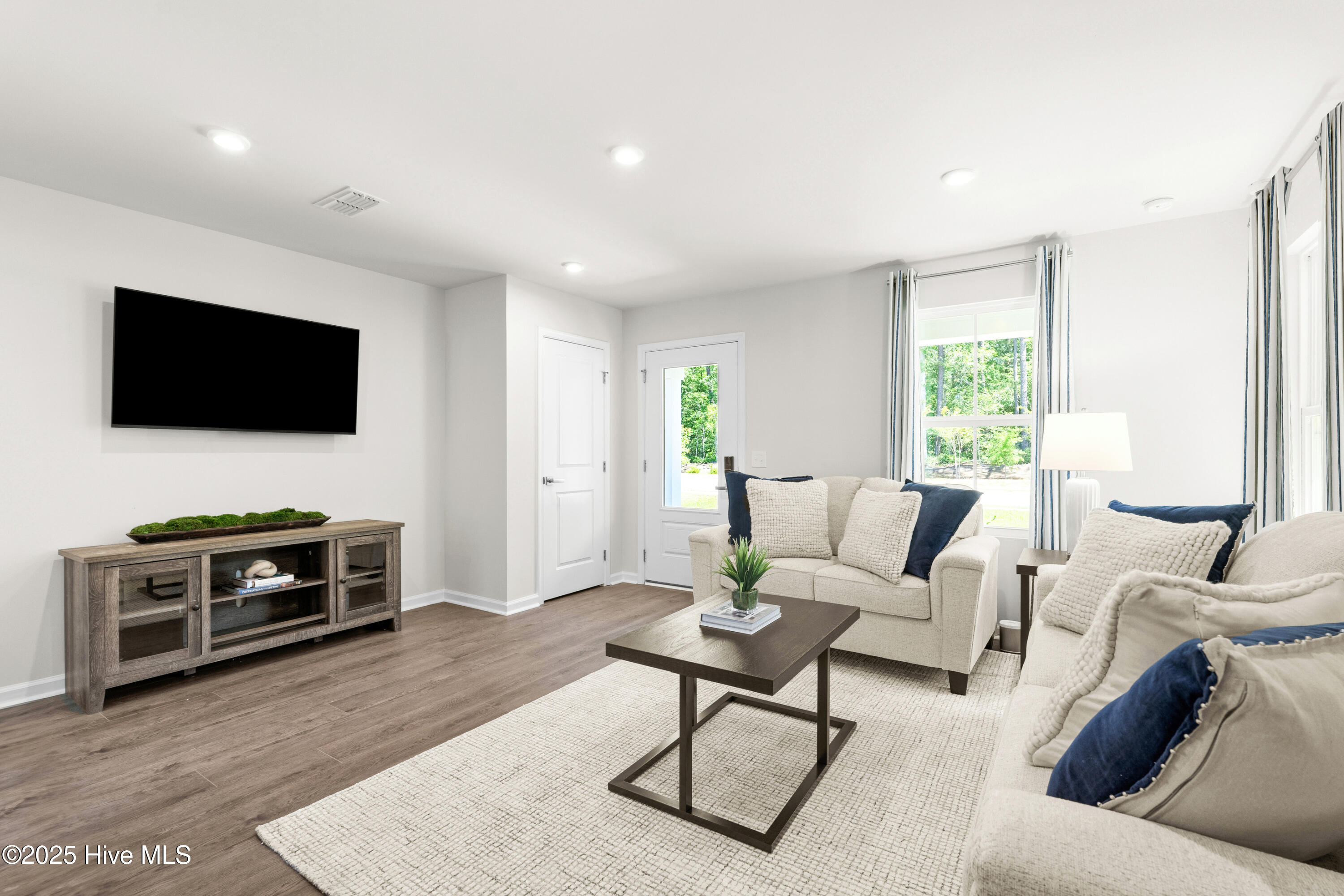 MPO 515 1508 Pine Log Trail Interior 3