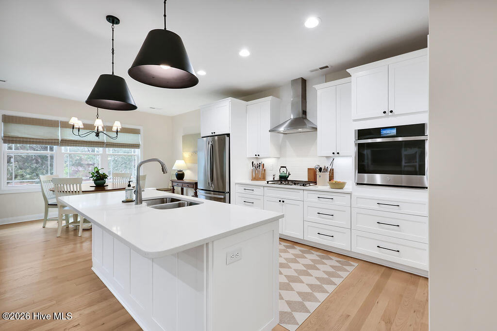 100557282 | Photo 12