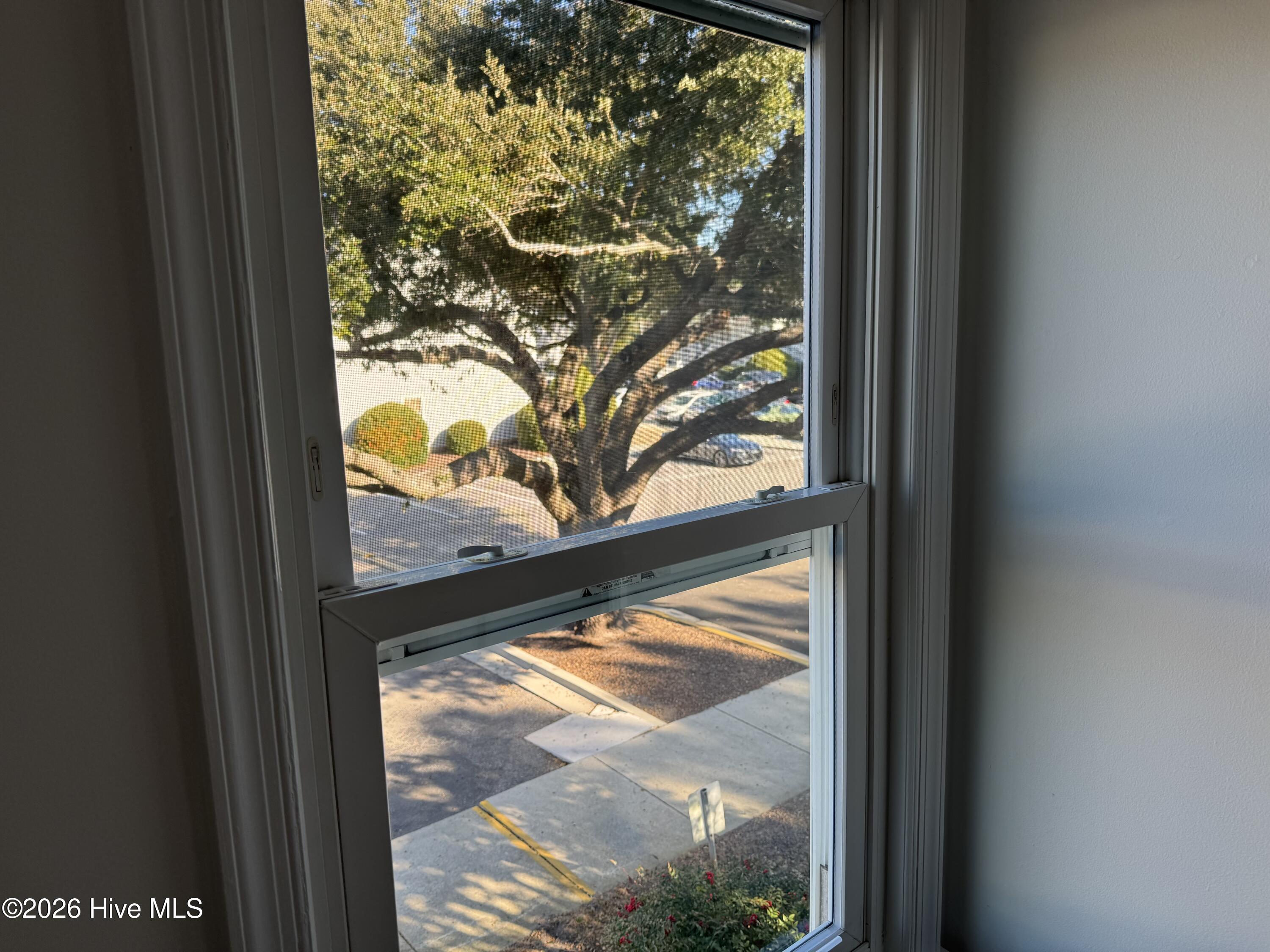 100547107 | Photo 30