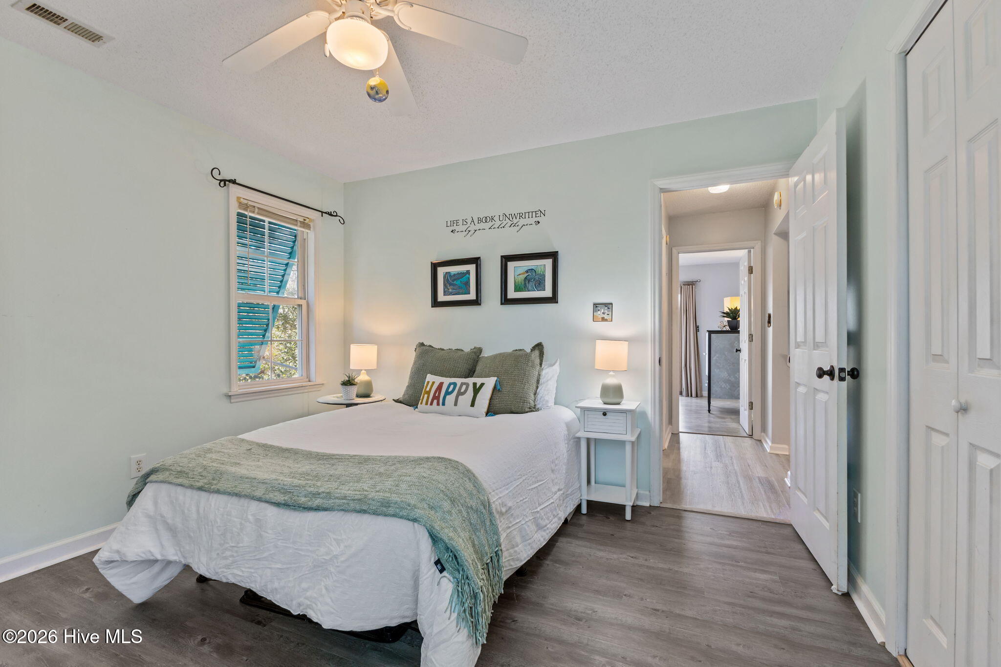 100561446 | Photo 22