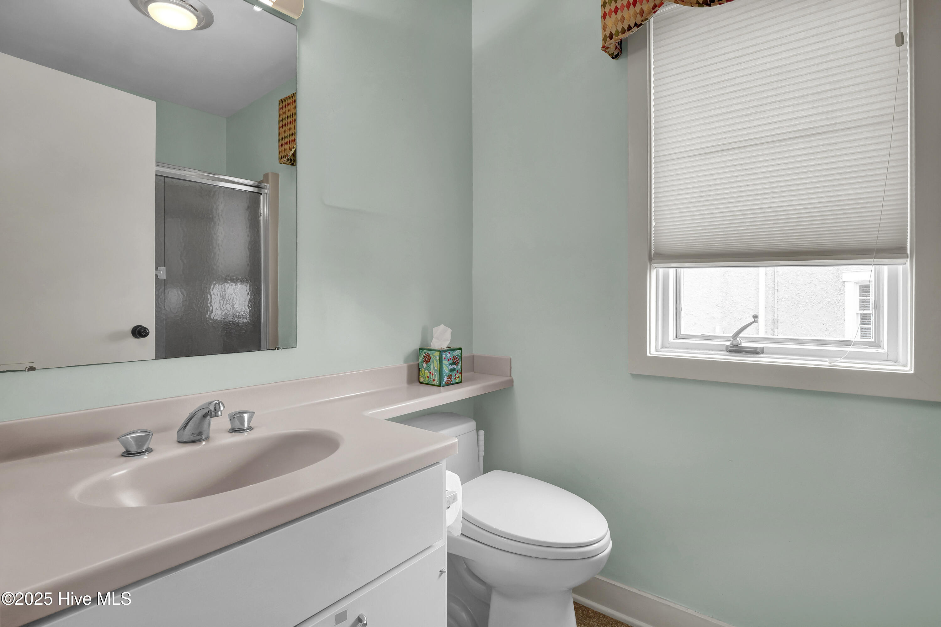 100527389 | Photo 22