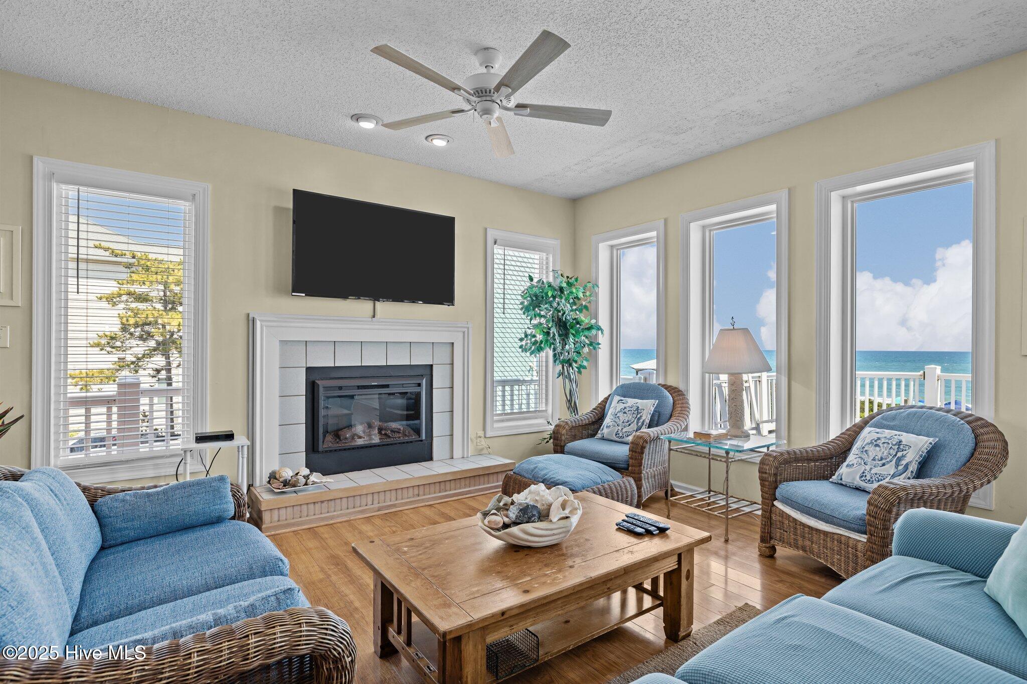 100515431 | Photo 35