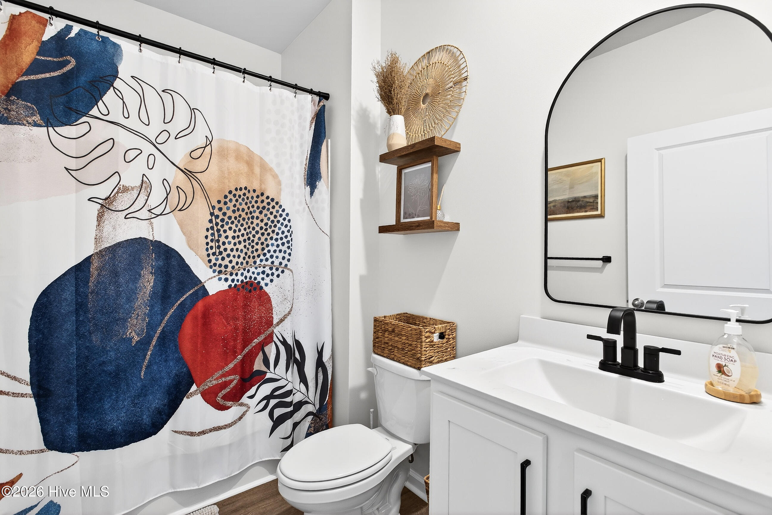 100565629 | Photo 23