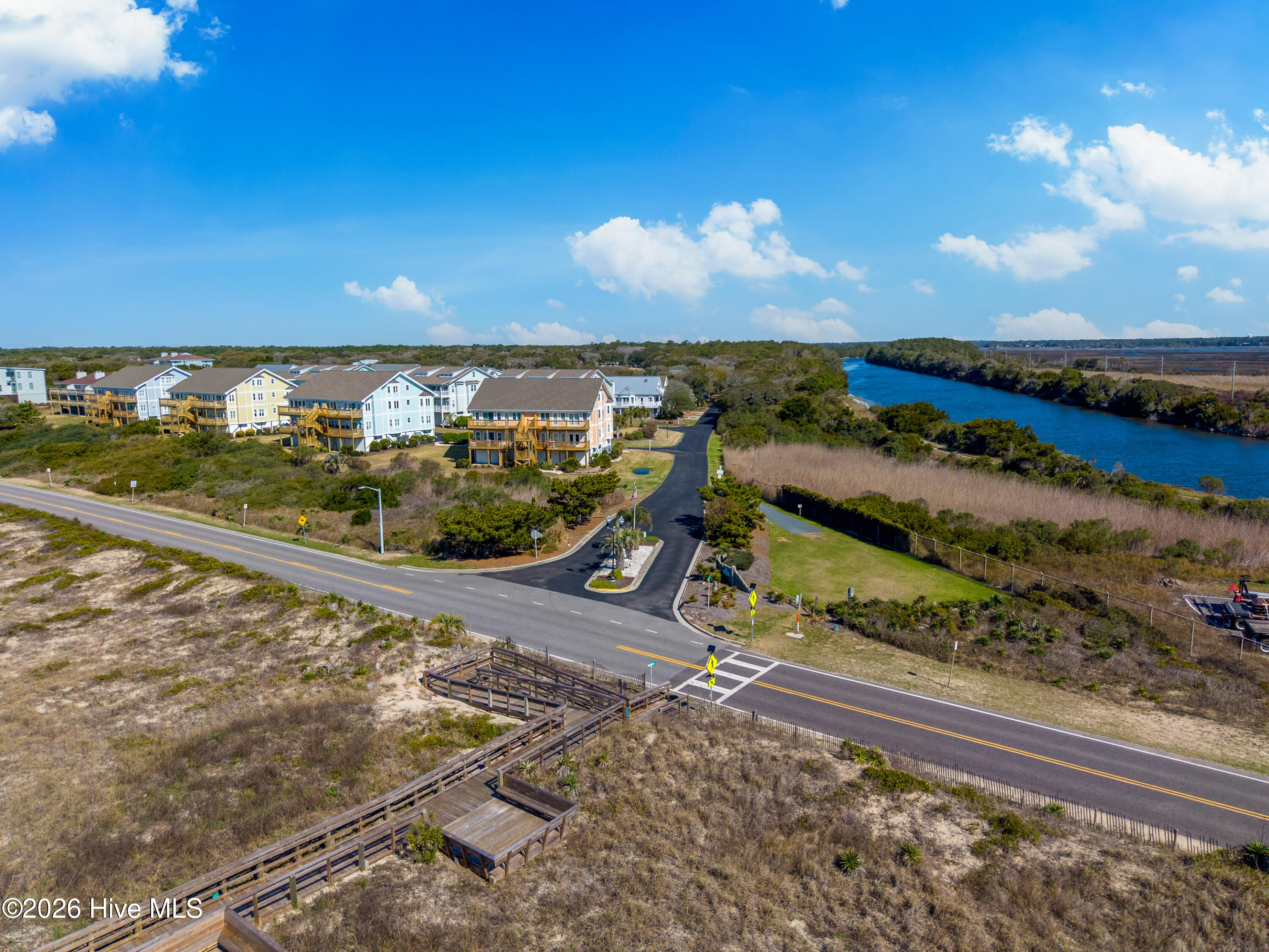 100561643 | Photo 57