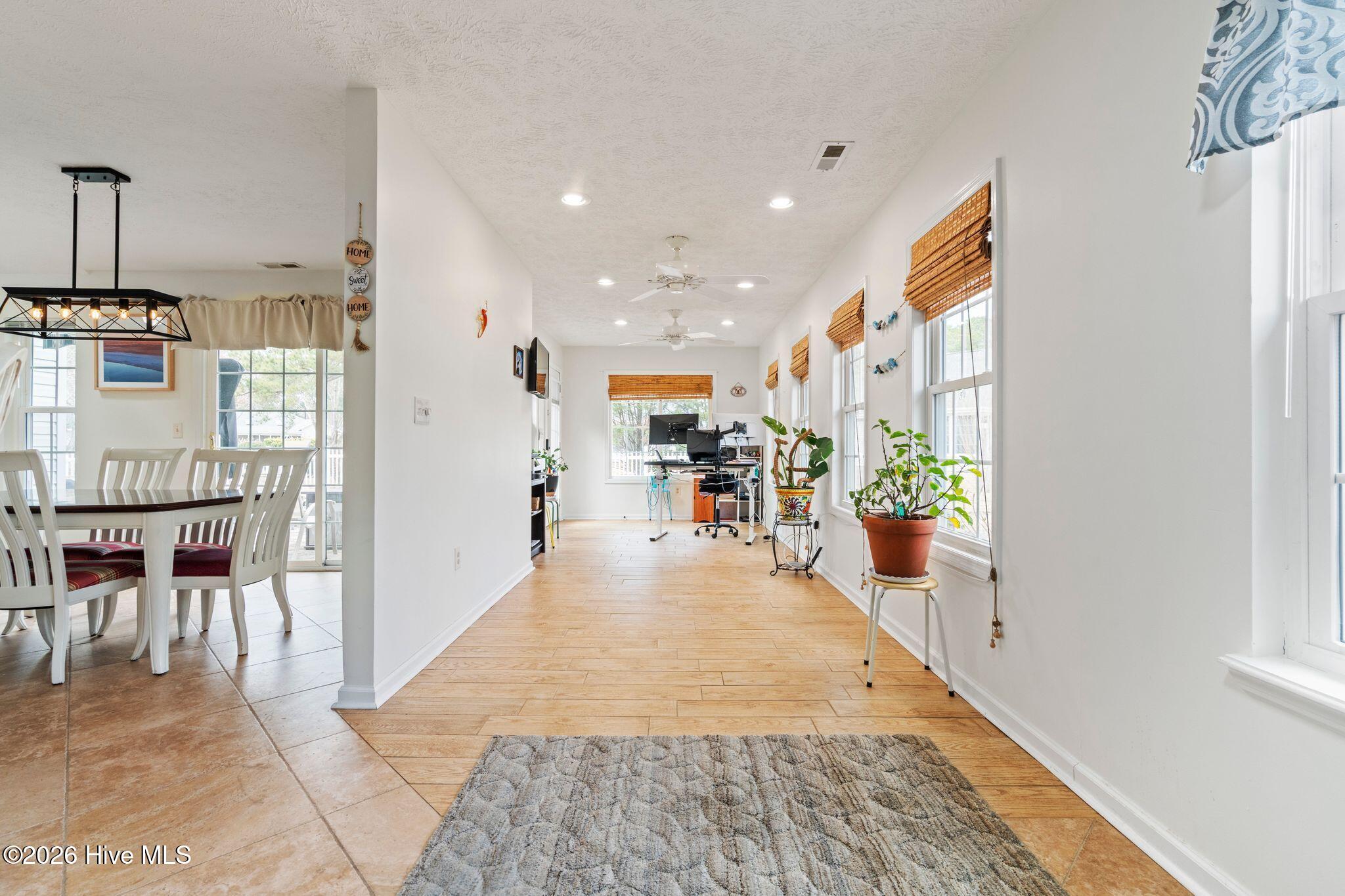 100550579 | Photo 14