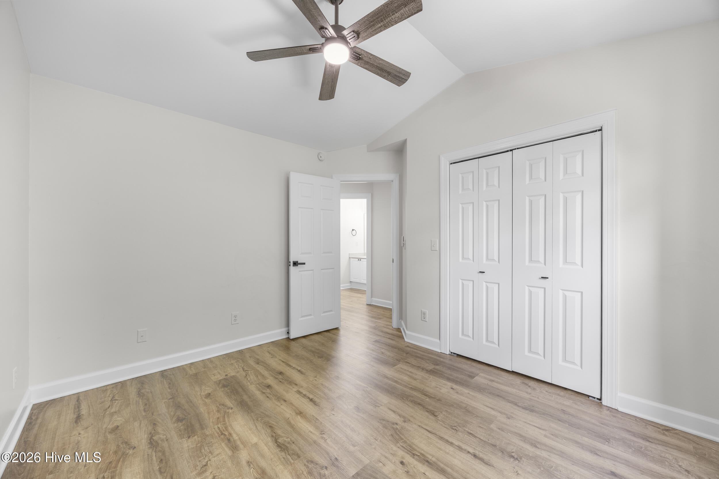 100567822 | Photo 37