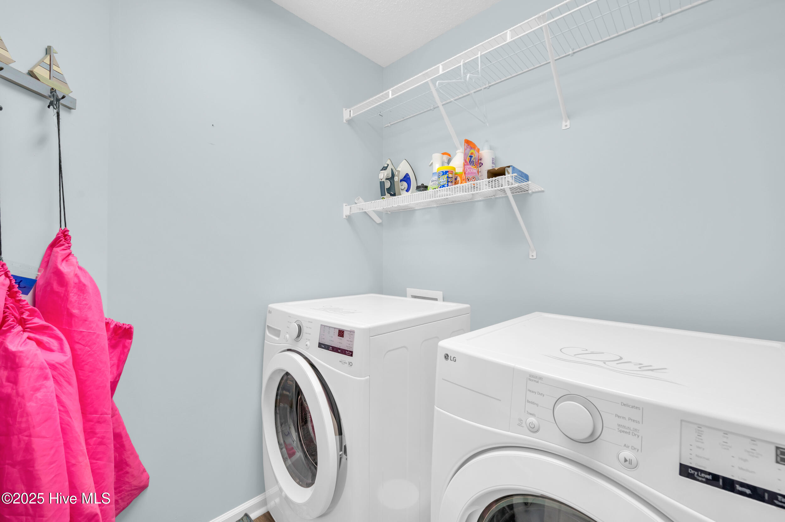 100543103 | Photo 39