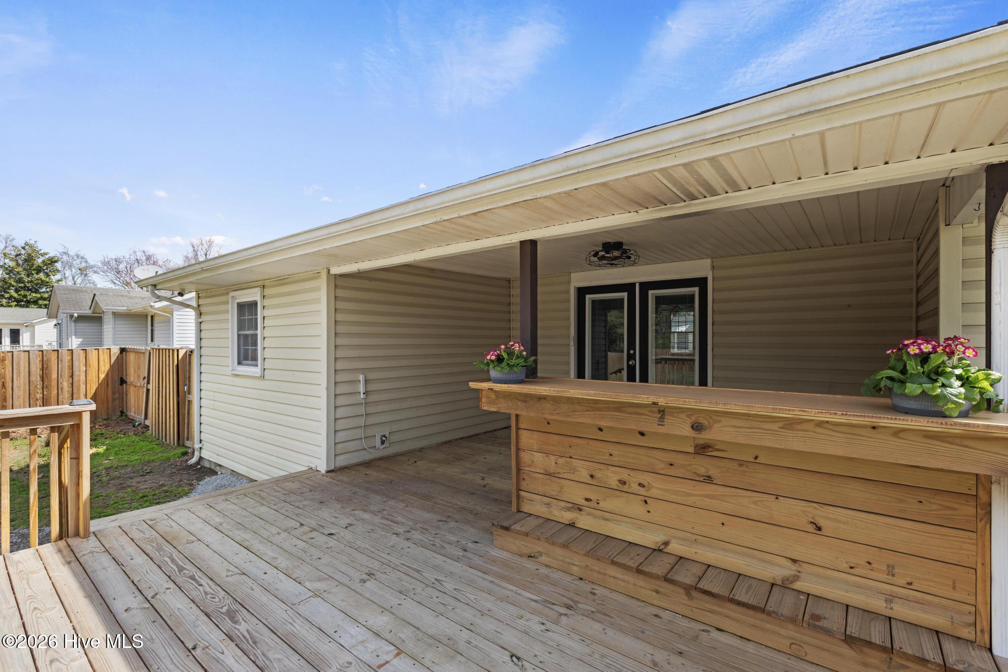 100558586 | Photo 31