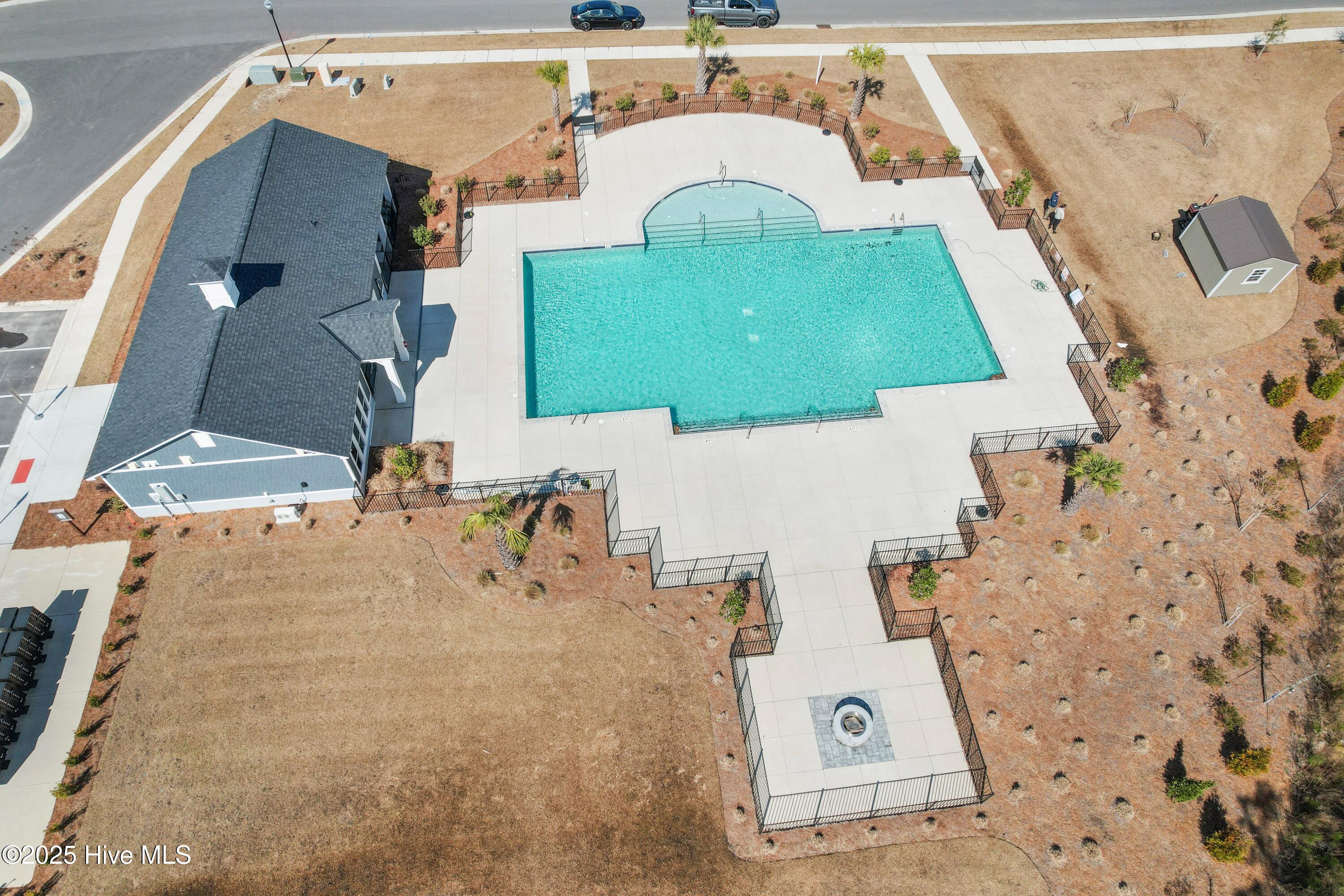 100494043 | Photo 39