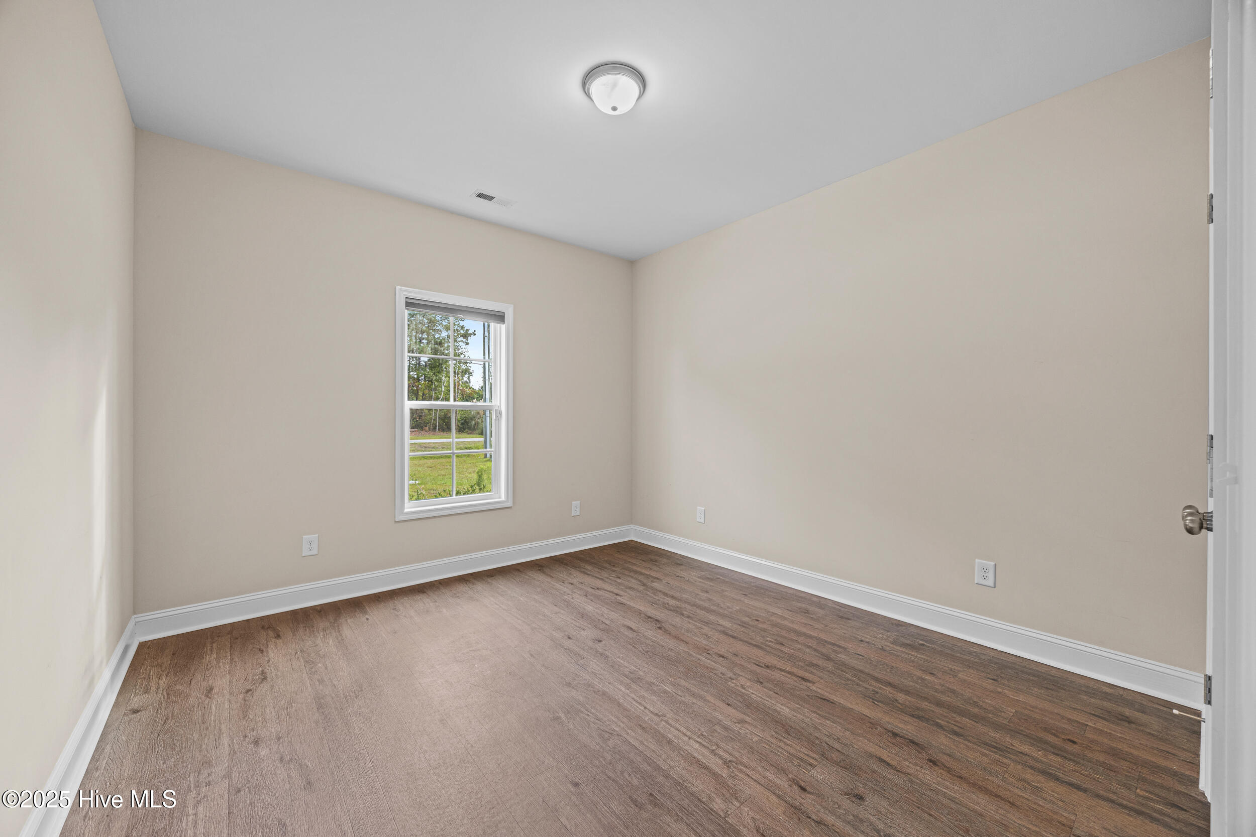 100531744 | Photo 14