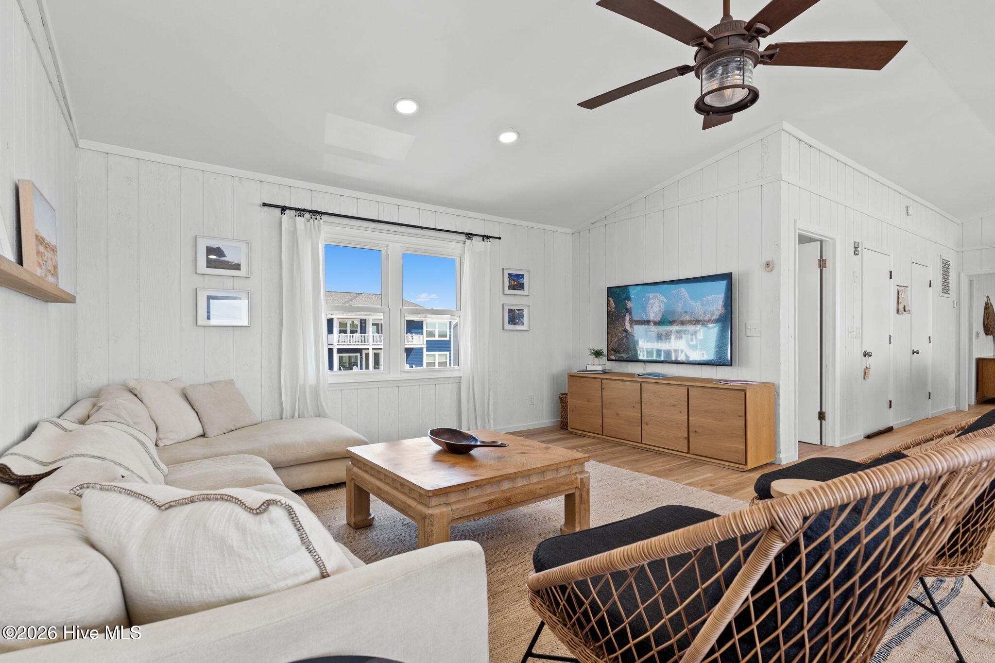 100567694 | Photo 10