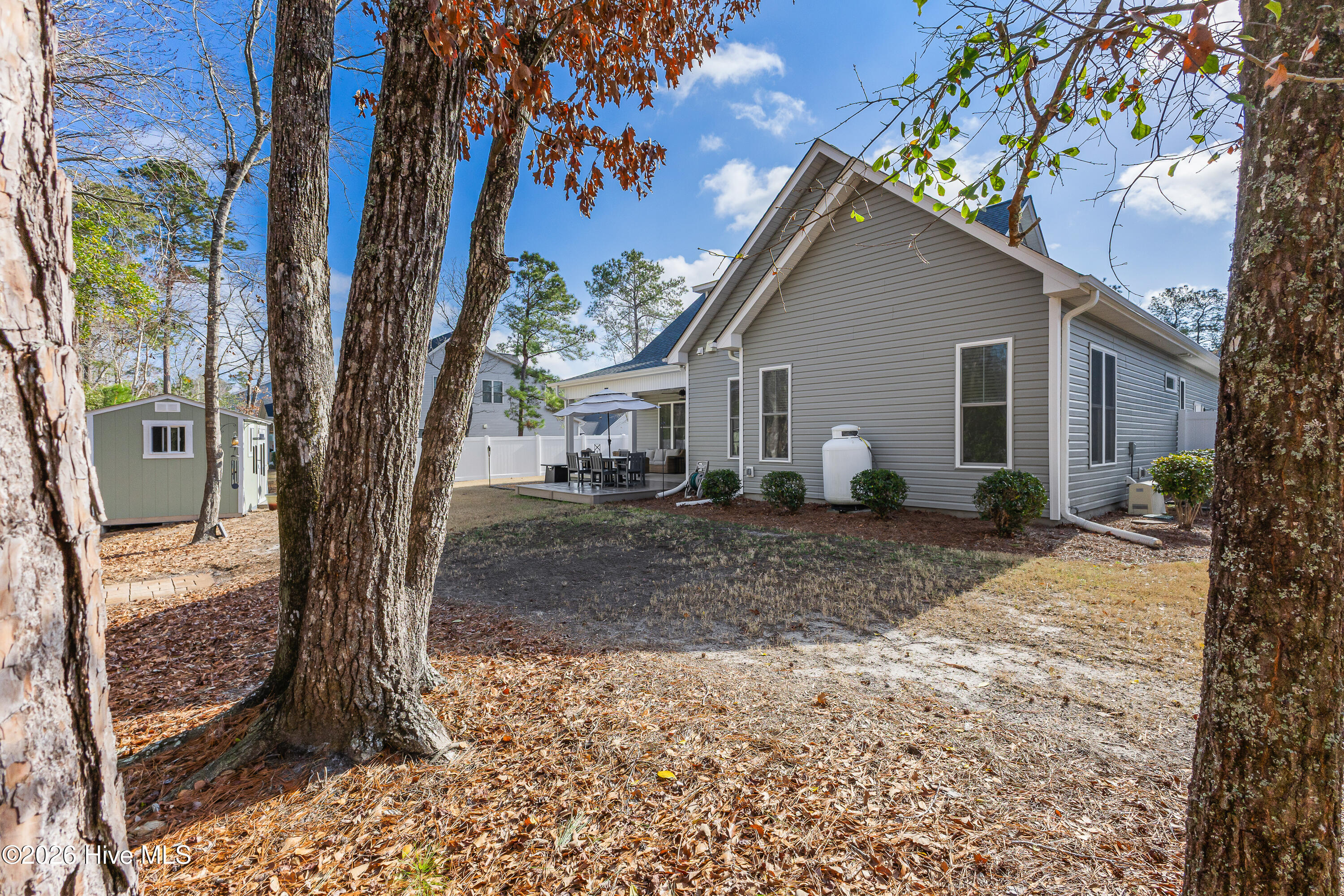 100561290 | Photo 45