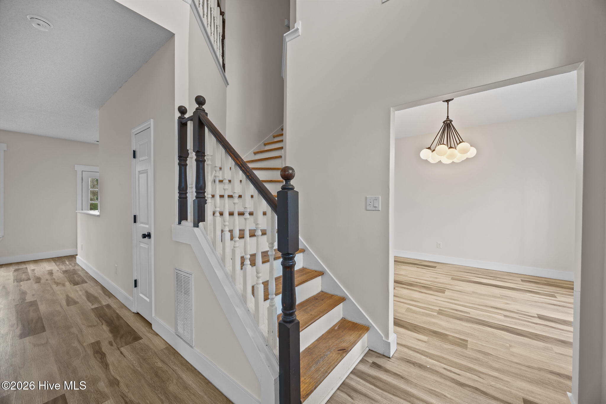 100557636 | Photo 12